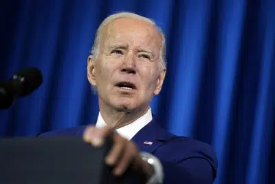 ARCHIVO - El presidente Joe Biden habla en el Departamento del Interior, Washington, 21 de marzo de 2023. (AP Foto/Evan Vucci, File)