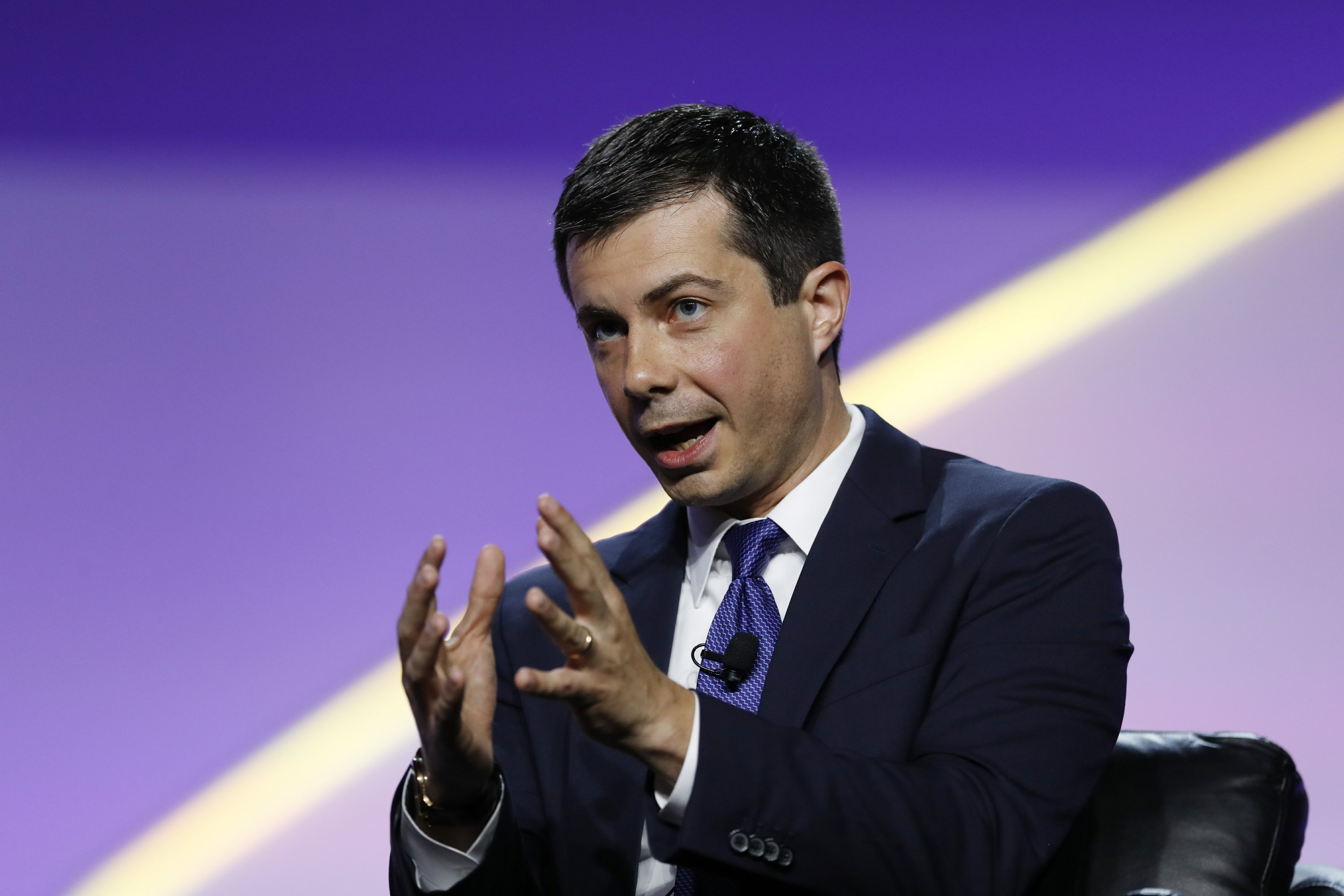 Jet-setter: Buttigieg leads 2020 Dems in private flights3000 x 2000