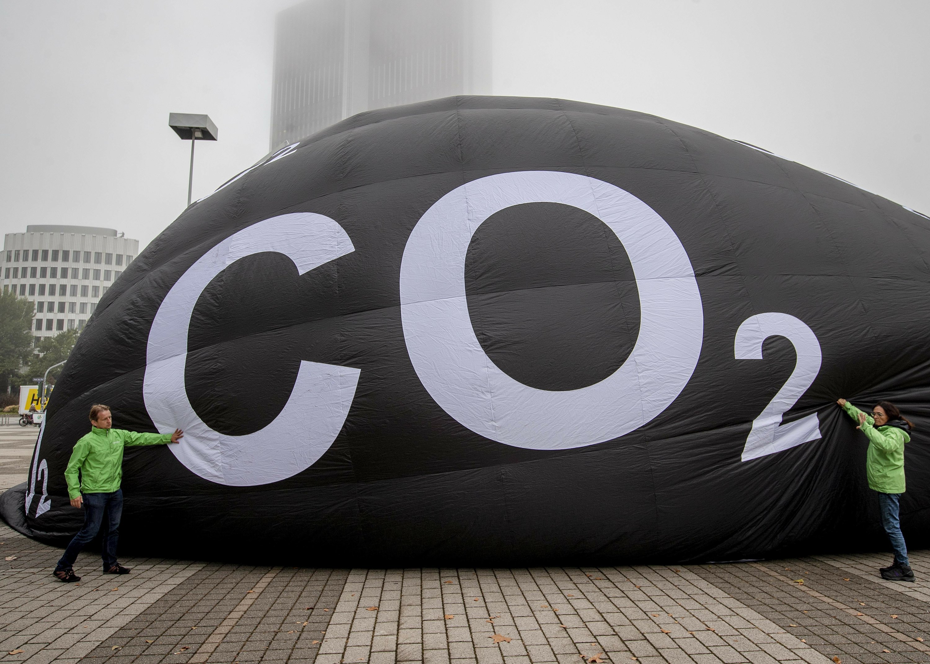 Climate change, trade woes reshape Frankfurt auto show - The Associated Press