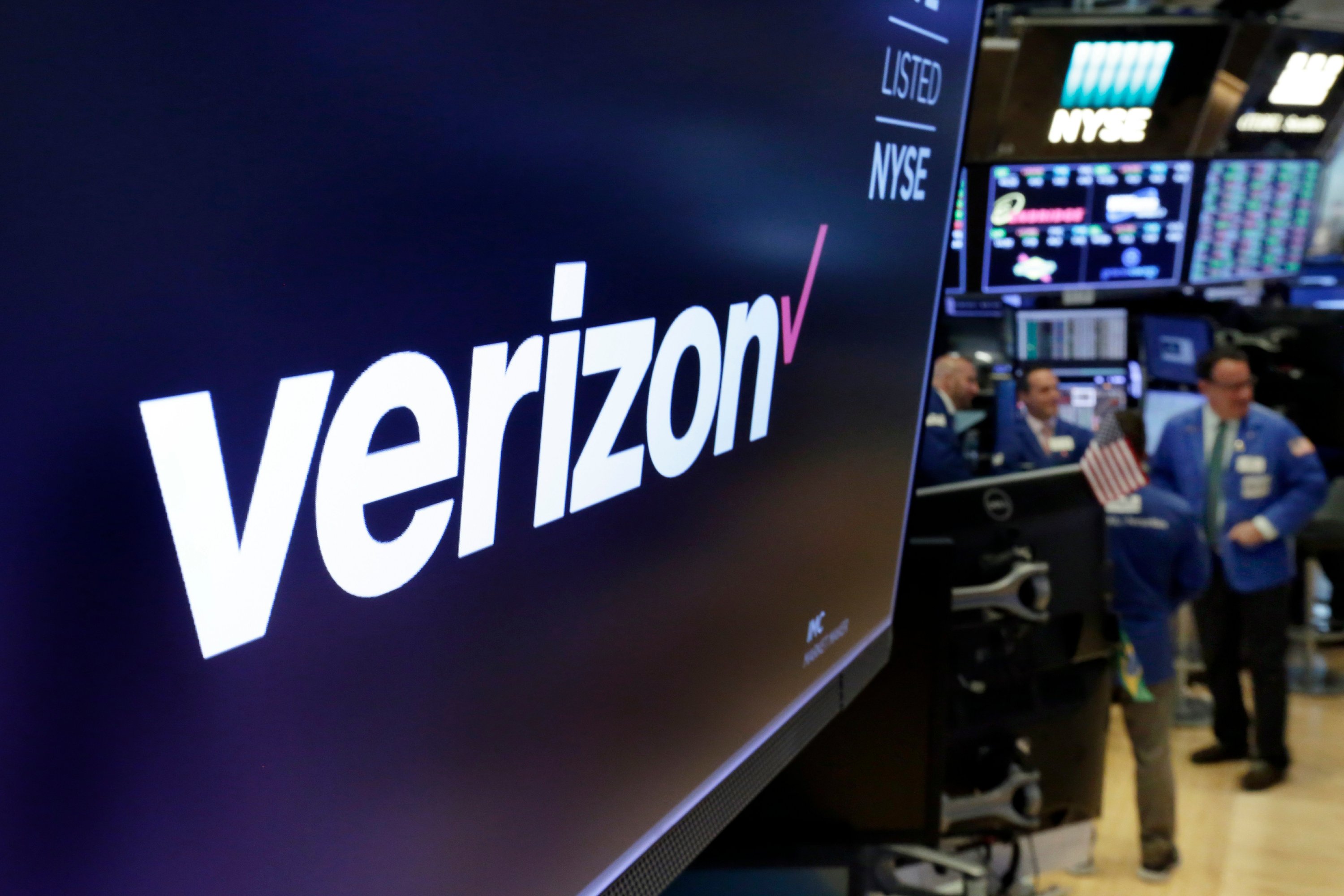 Verizon tops profit expectations in the third quarter AP News