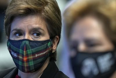 La primera ministra de Escocia, Nicola Sturgeon, en la cumbre de Naciones Unidas sobre cambio climático en Glasgow, Escocia, el viernes 5 de noviembre de 2021. (AP Foto/Alastair Grant, archivo)