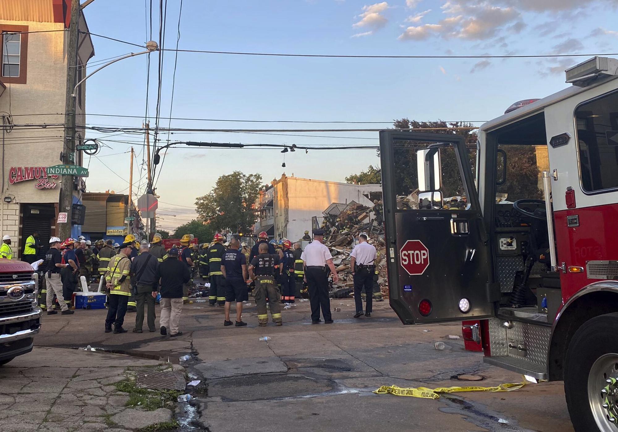 1 firefighter dead after Philadelphia building collapse