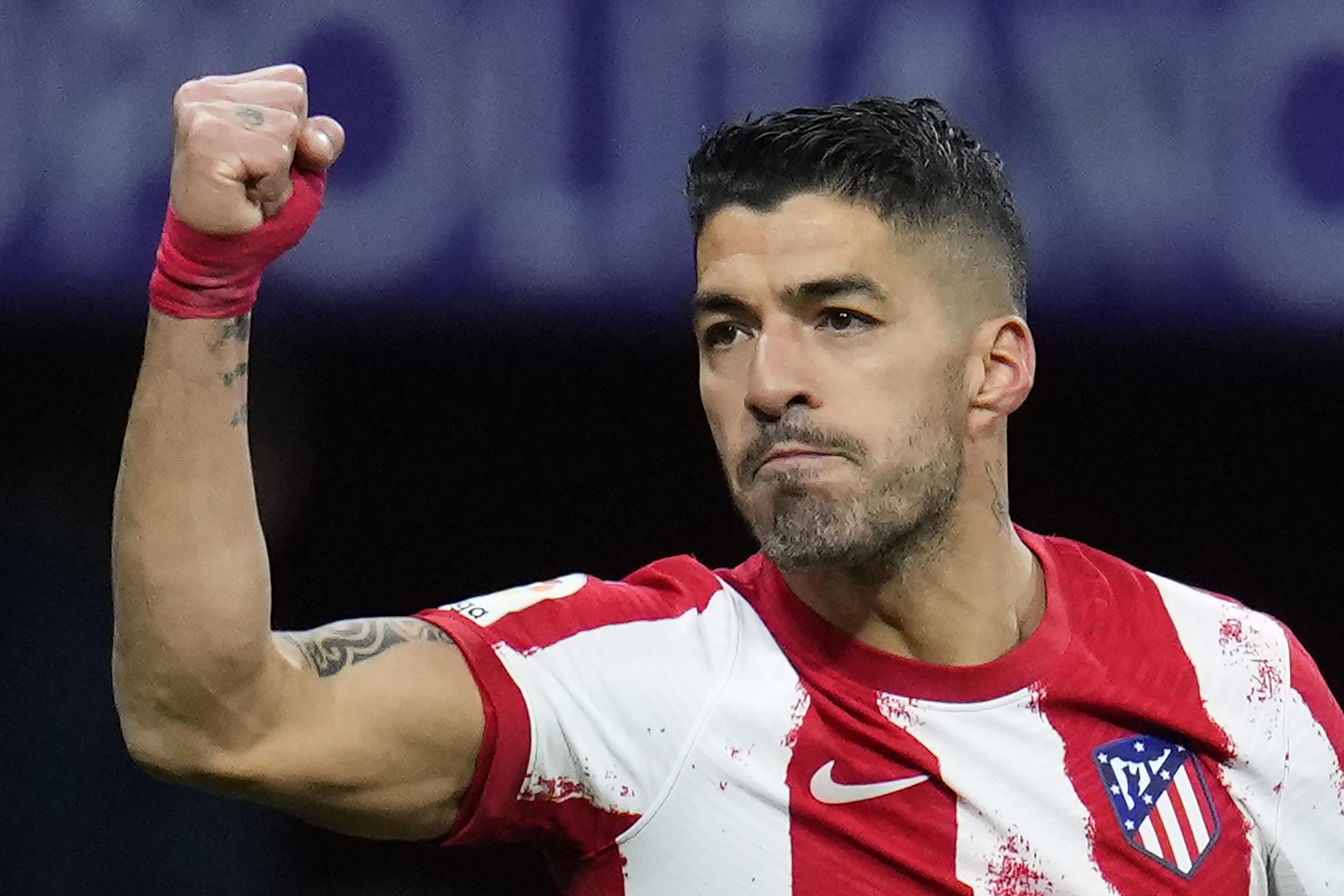 Luis Suárez celebrated by Club Nacional, the team he started out at