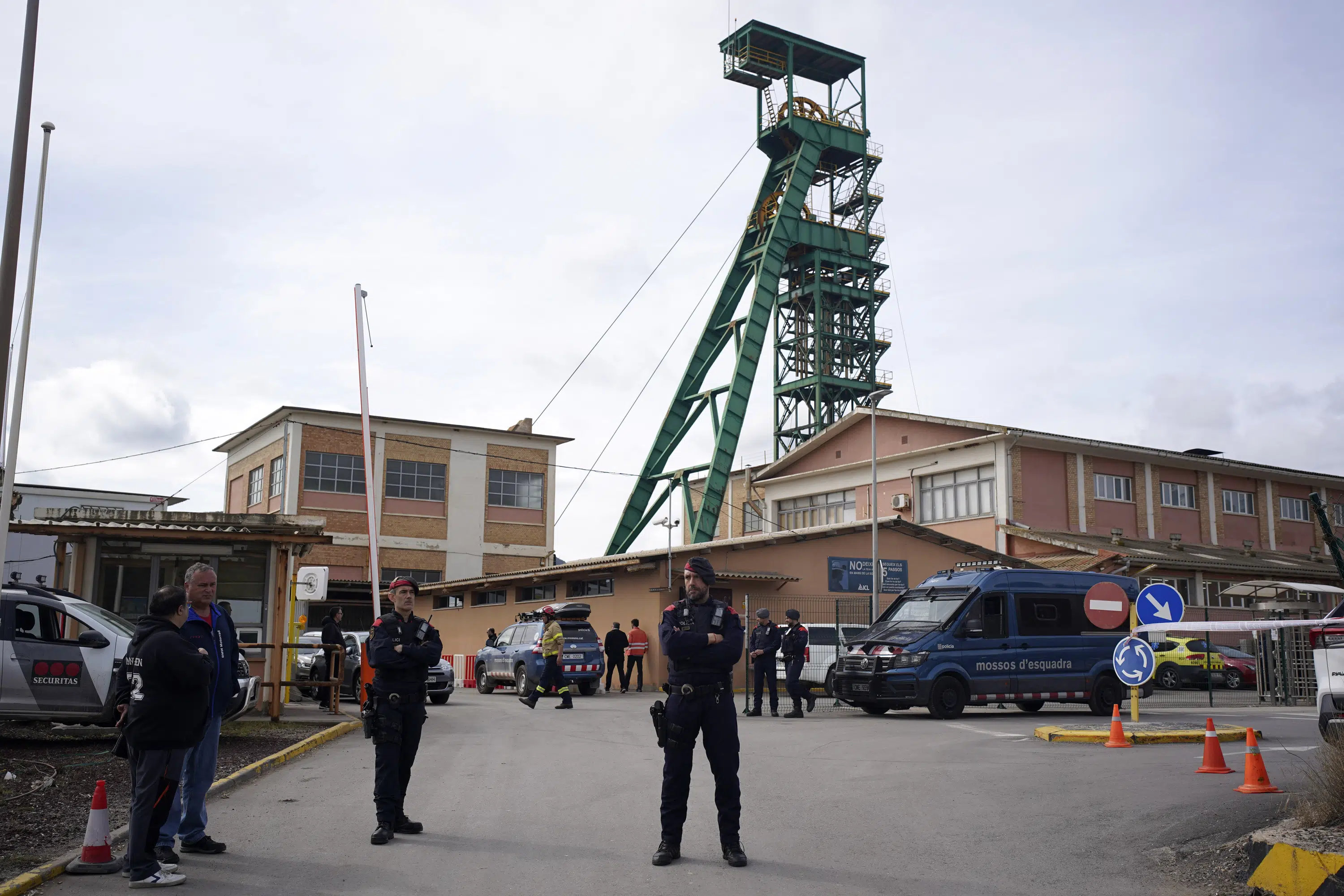 3 geologists die as tunnel collapses in Spanish potash mine