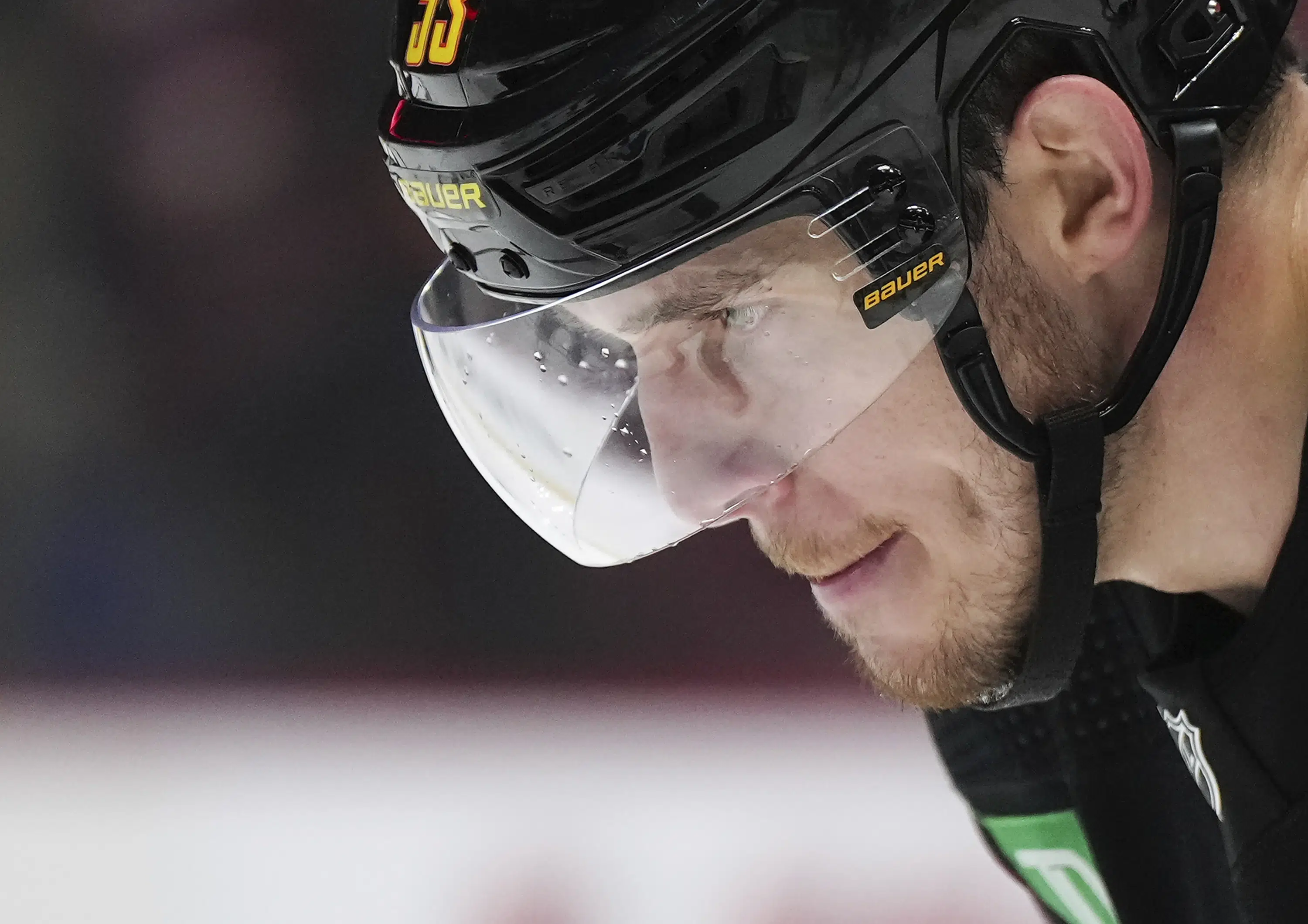 Islanders acquire Bo Horvat in trade with Canucks | AP News