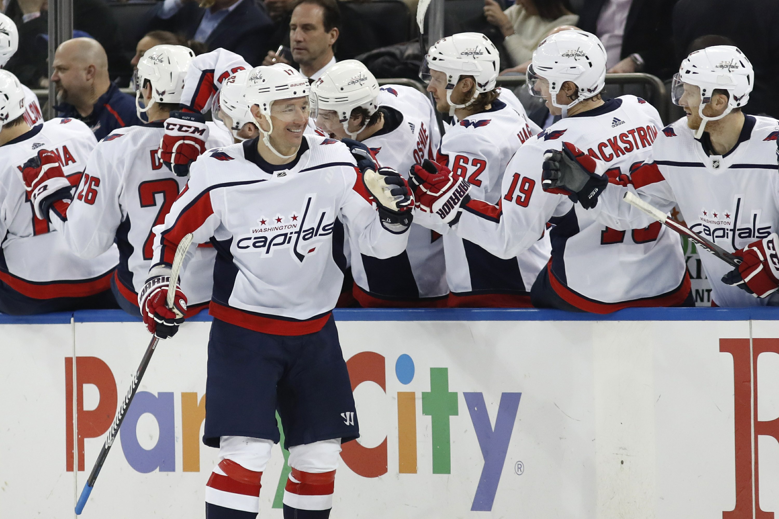 The Chase: Established NHL vets trade comfort for Cup shot | AP News