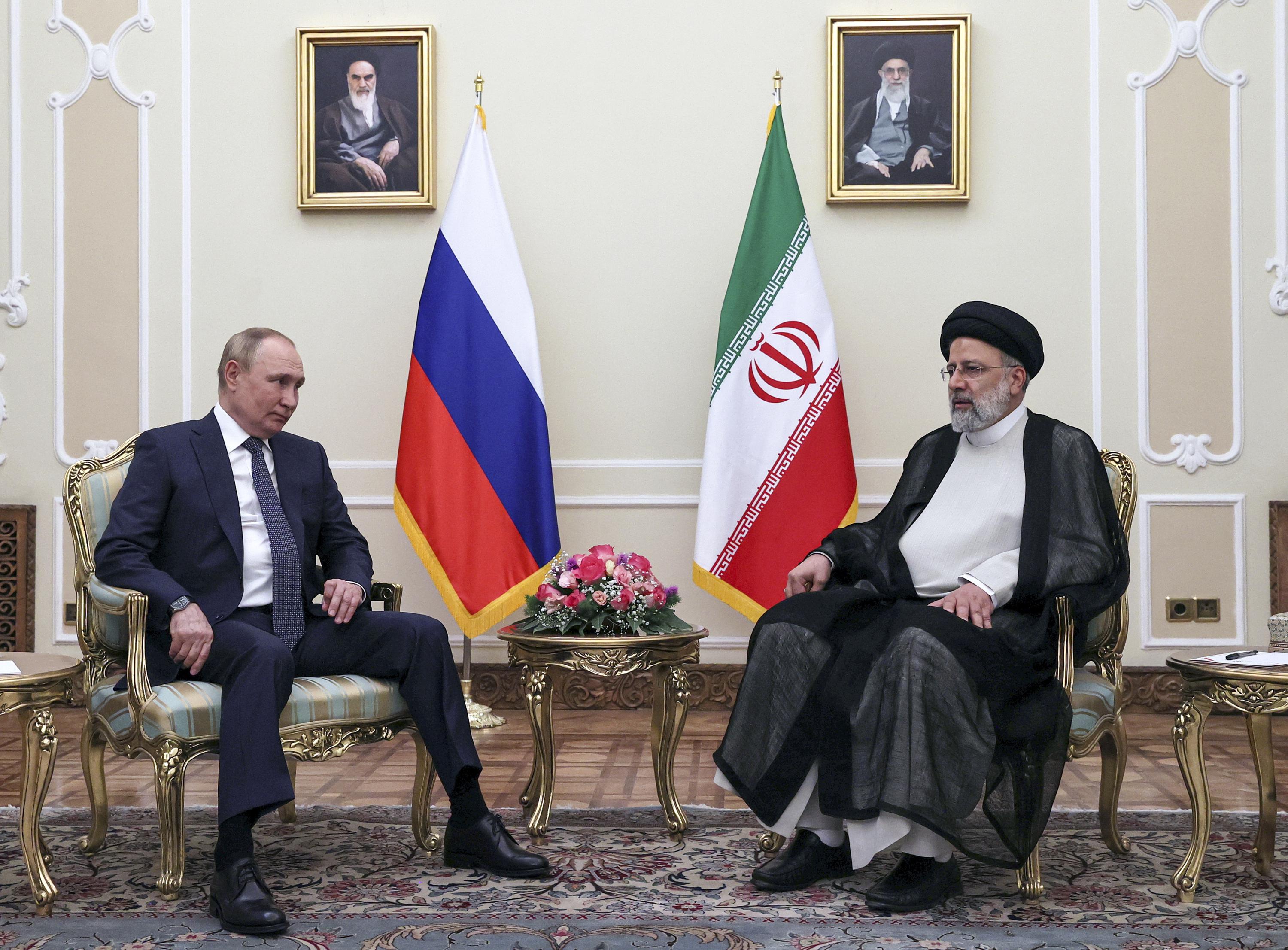 بوتين في طهران لإجراء محادثات مع القادة الإيرانيين والأتراك