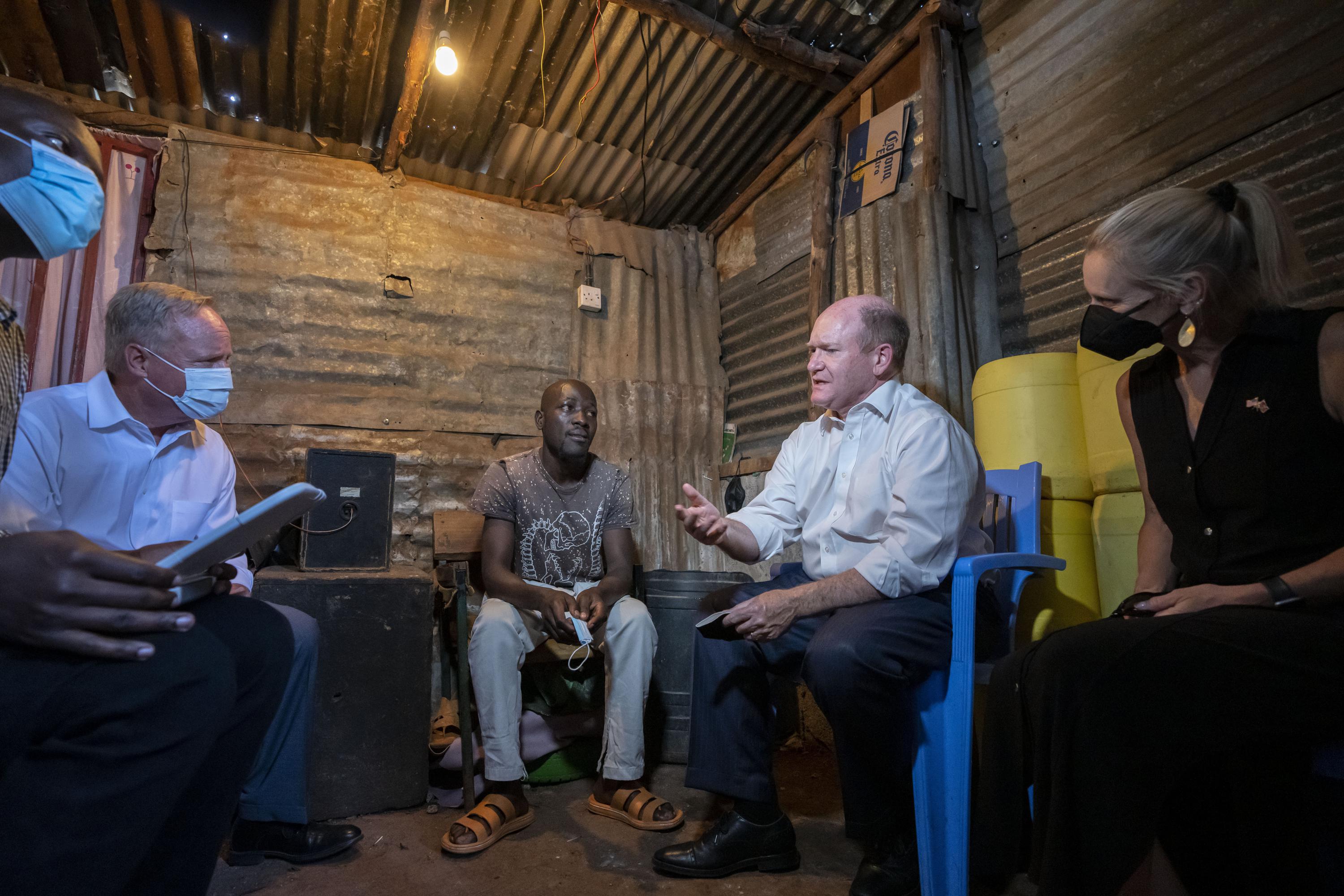 us-senator-urges-kenyan-president-to-aid-peaceful-transition-ap-news