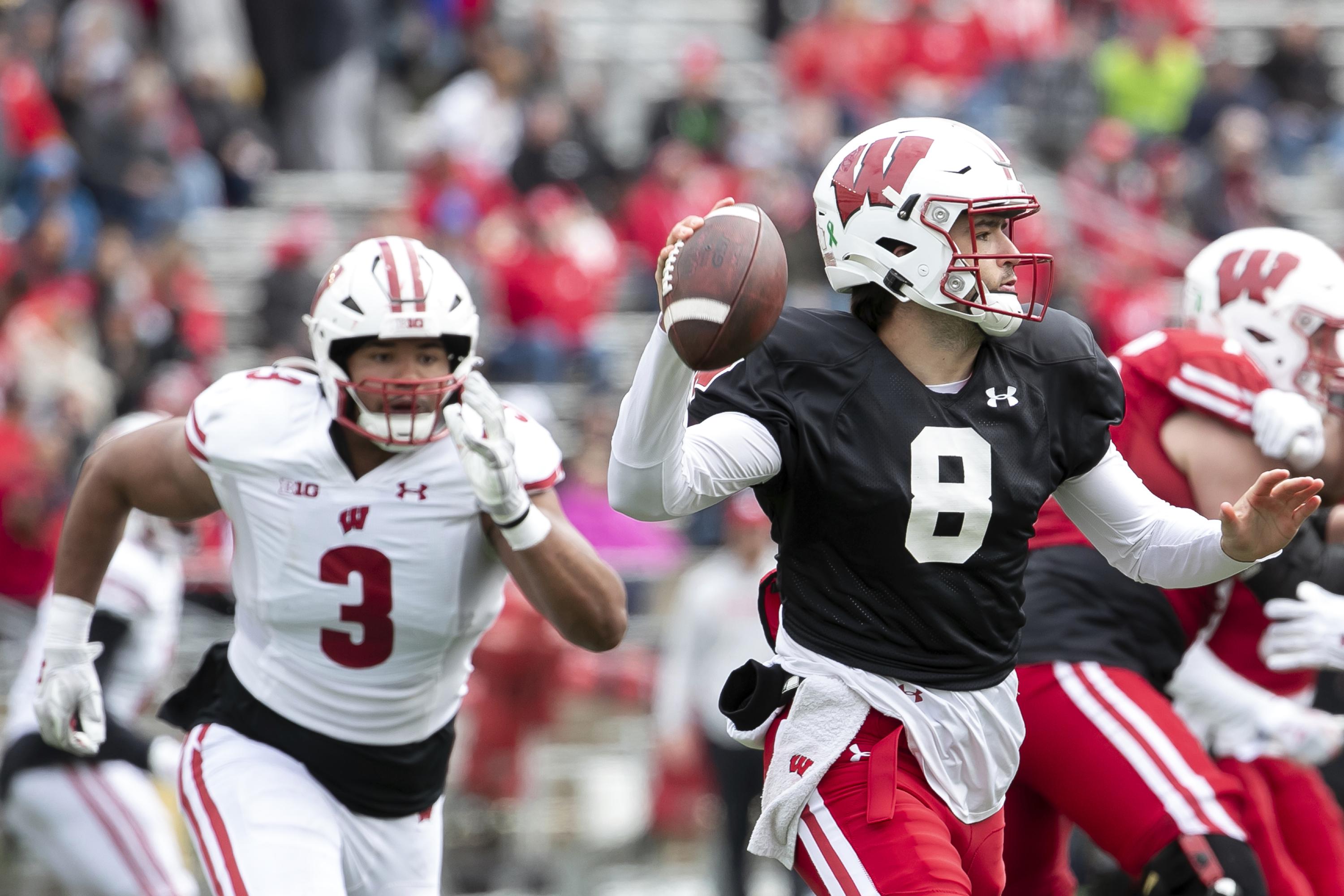 Wisconsin spends spring practice adapting to new offense