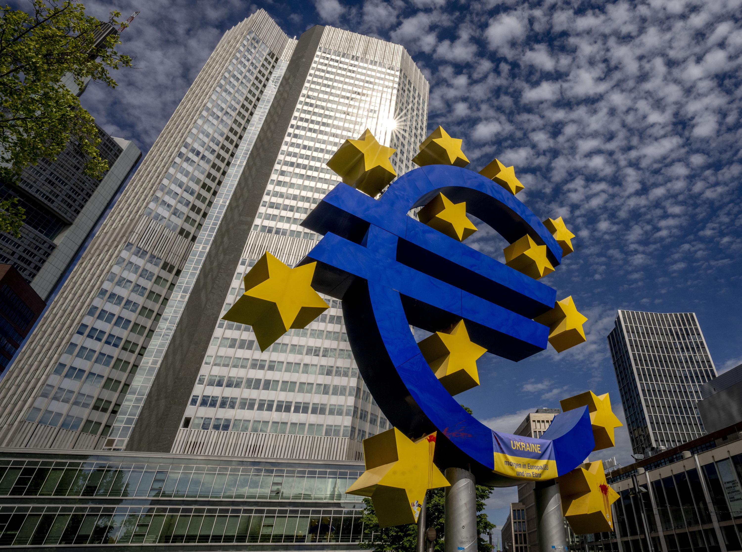 Euro Falls Below Parity With The Dollar What s The Impact AP News