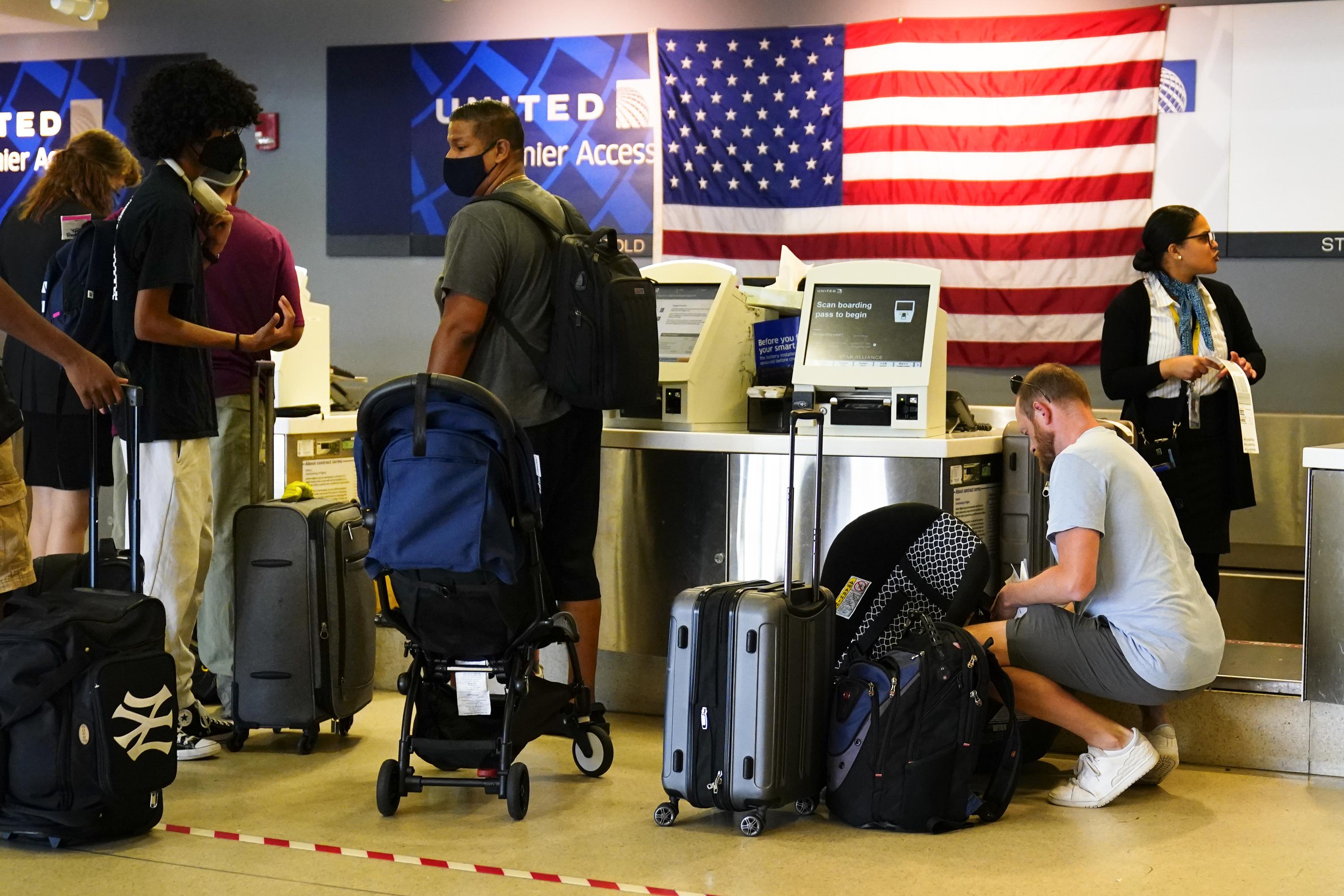 Holiday-travel chaos: Airlines brace for huge weekend crowds