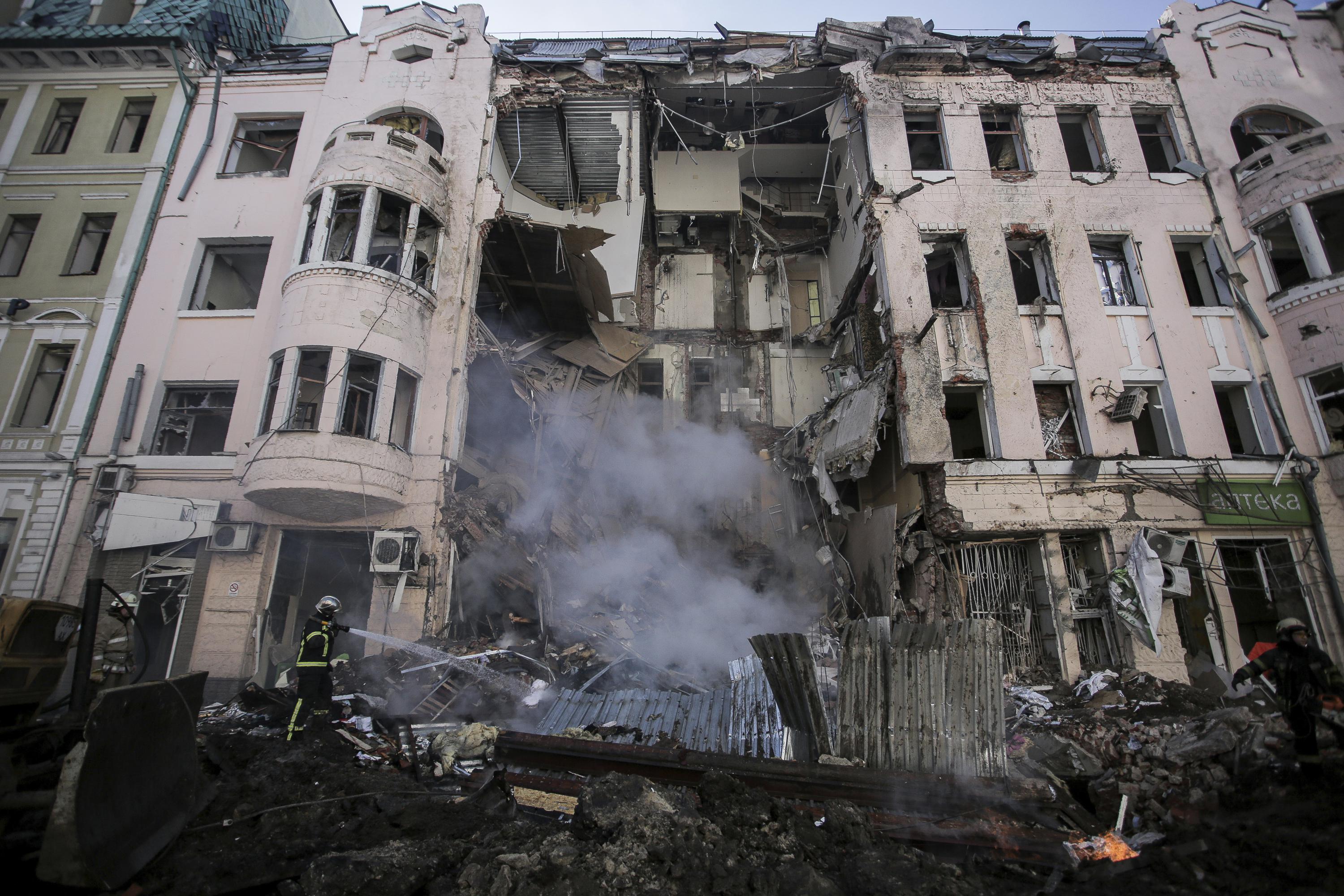 Russia keeps up attacks in Ukraine as two sides hold talks - The Associated Press - en Español