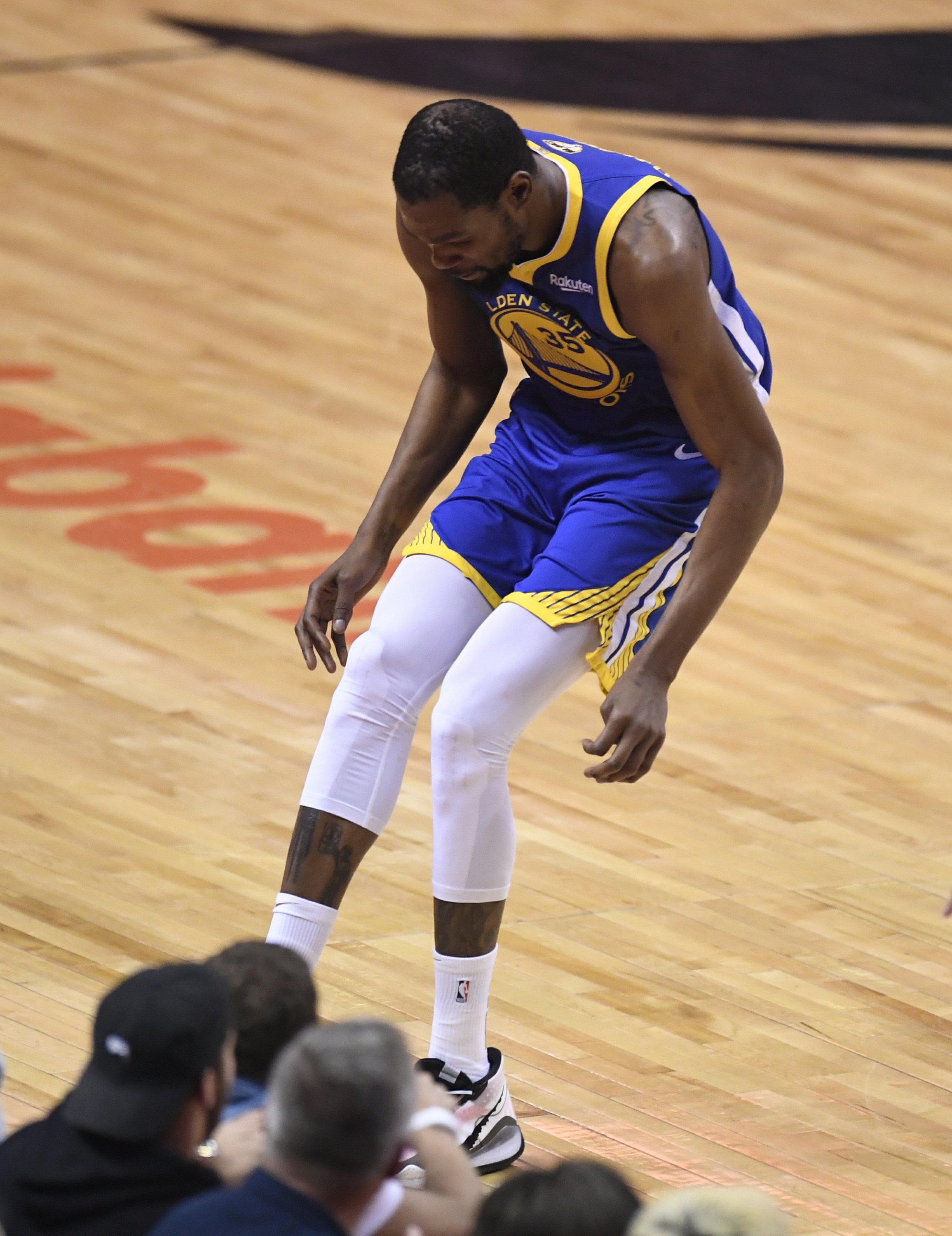 Durant returns from injury _ then gets hurt again
