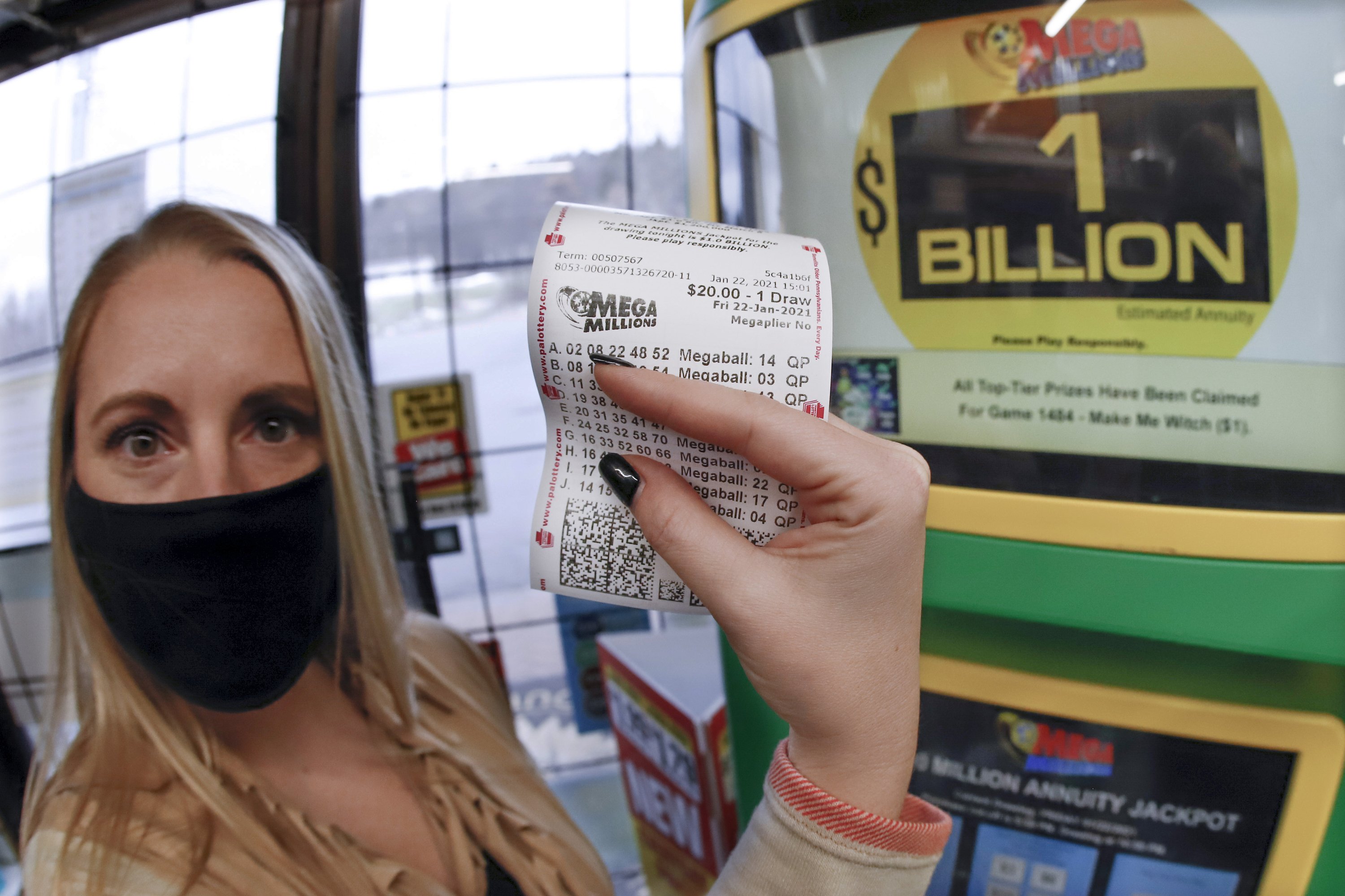 Michigan Mega Millions ticket wins $ 1 billion jackpot