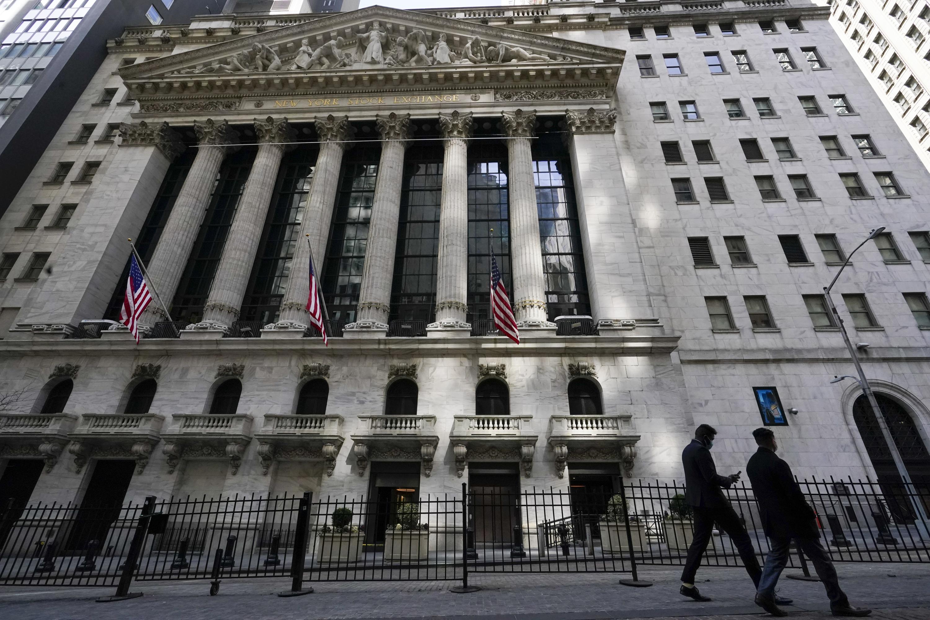 Wall Street repunta al mediodía AP News