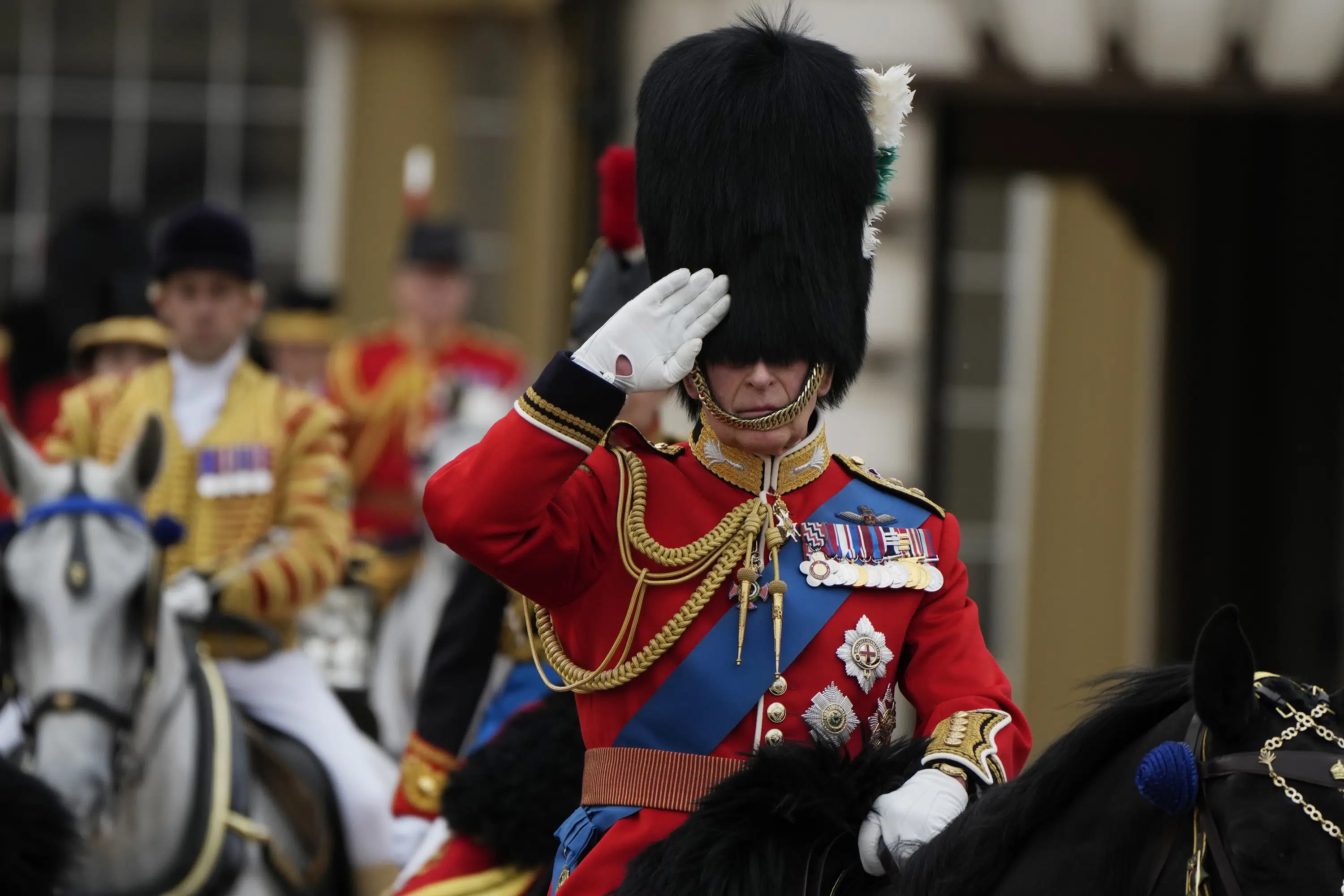 Ce qu’il faut savoir alors que le roi Charles participe à son premier défilé d’anniversaire Trooping the Colour en tant que monarque