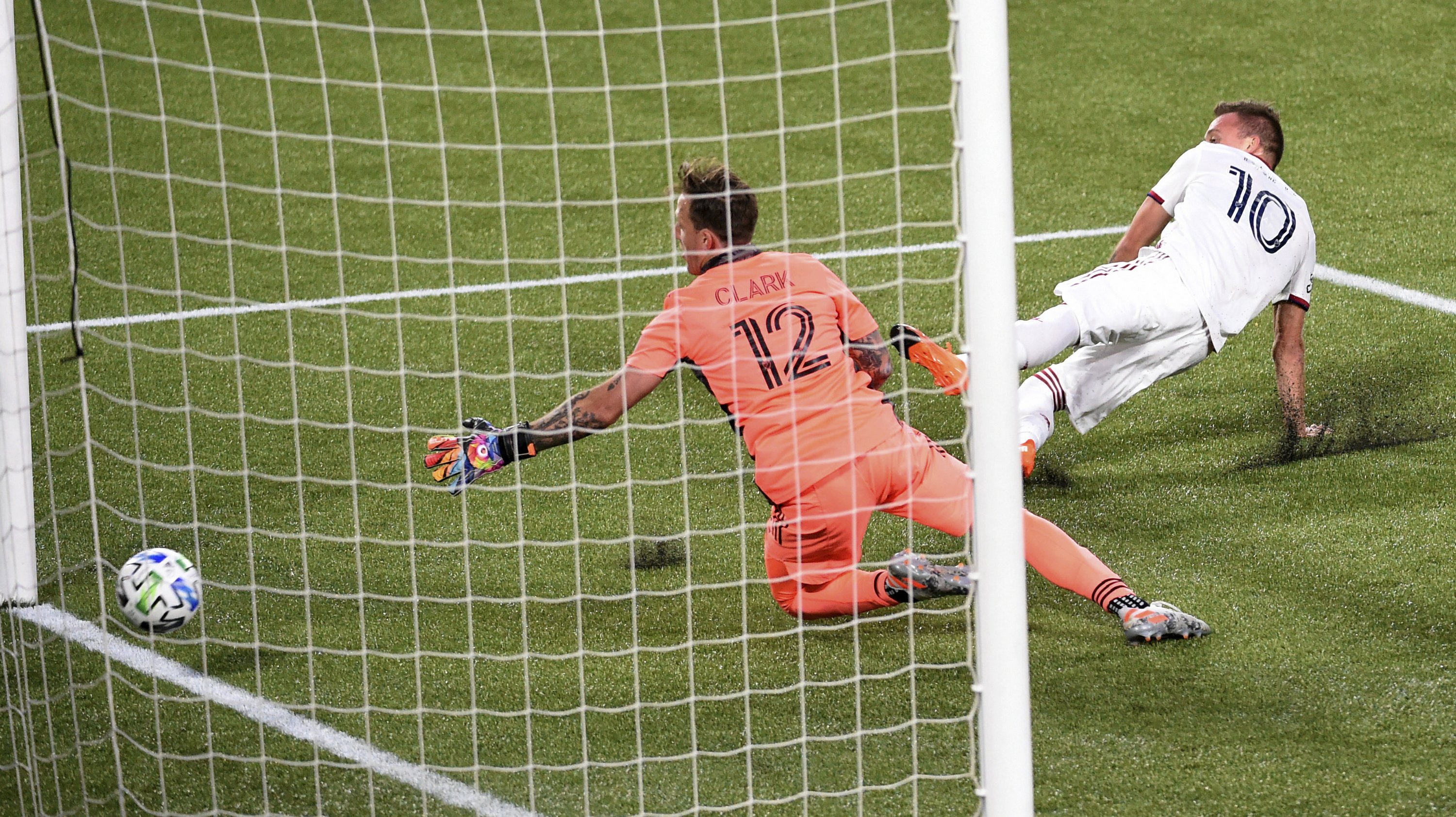 Real Salt Lake Scores 2 Late Goals Ties Timbers 4 4 AP News