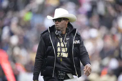 Coach Prime, Buffs stage quite the show in snowy spring game | AP News