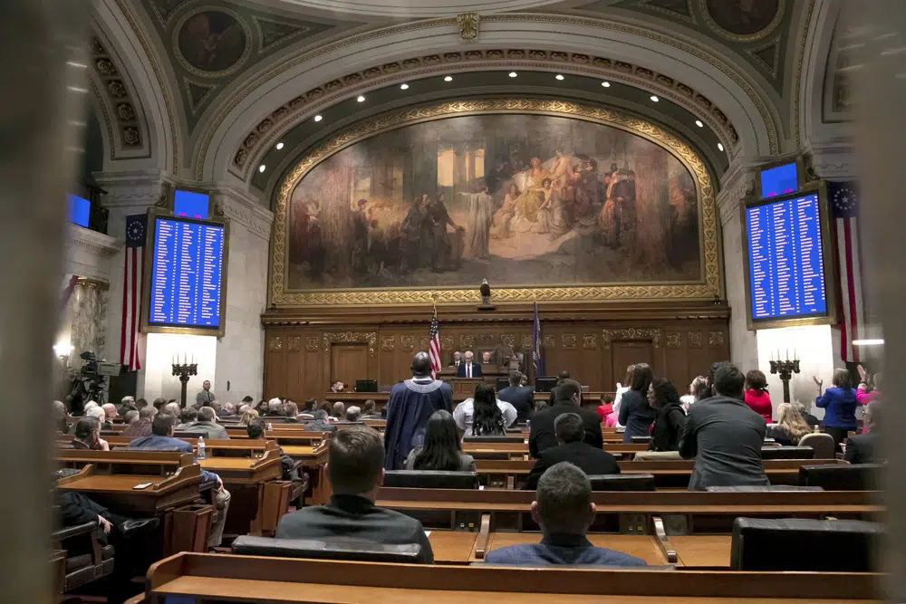 Wisconsin Republicans block meningitis vaccine requirement for students 1000