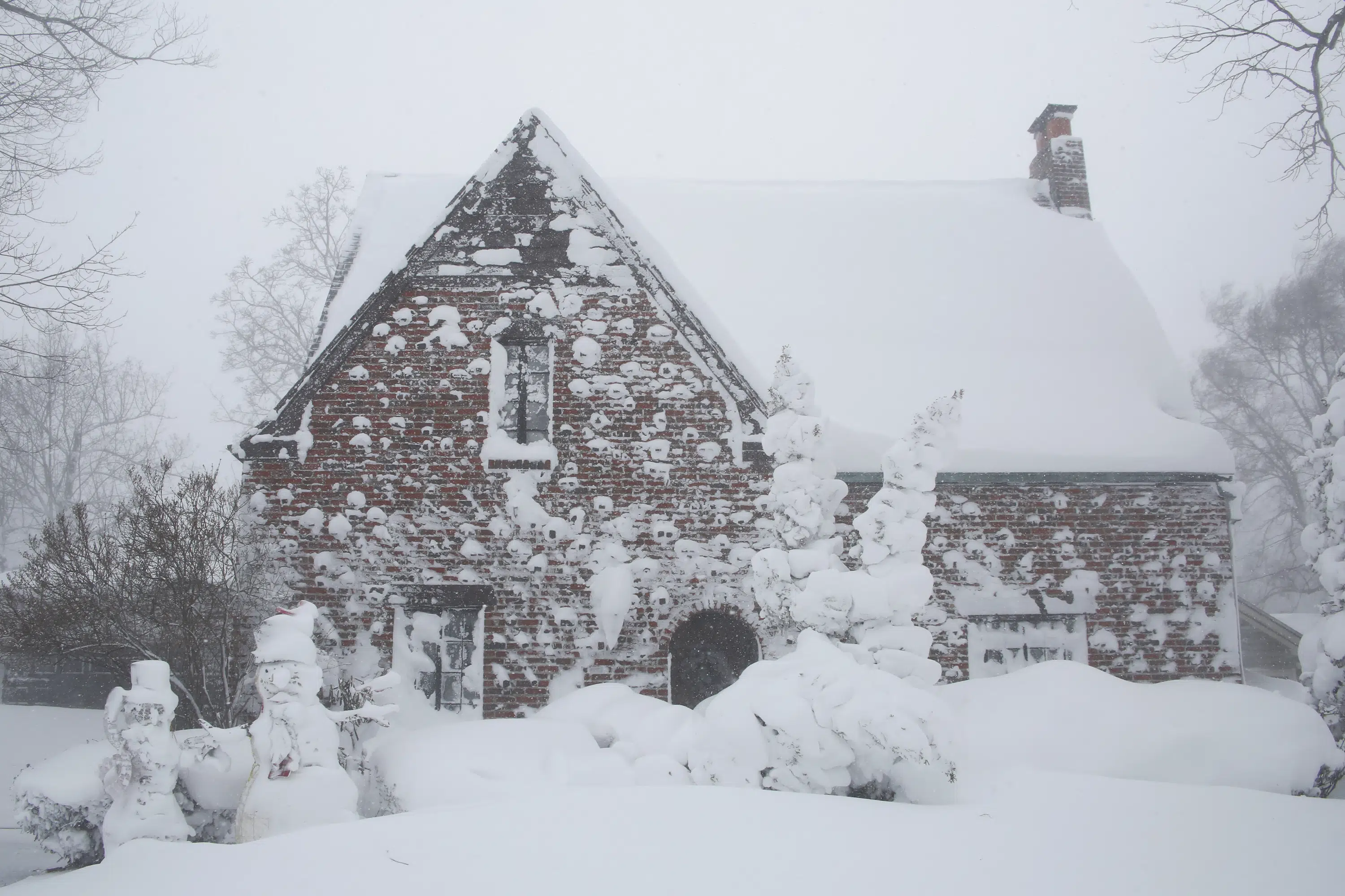 18 meurent alors qu’une tempête monstre apporte de la pluie, de la neige et du froid à travers les États-Unis