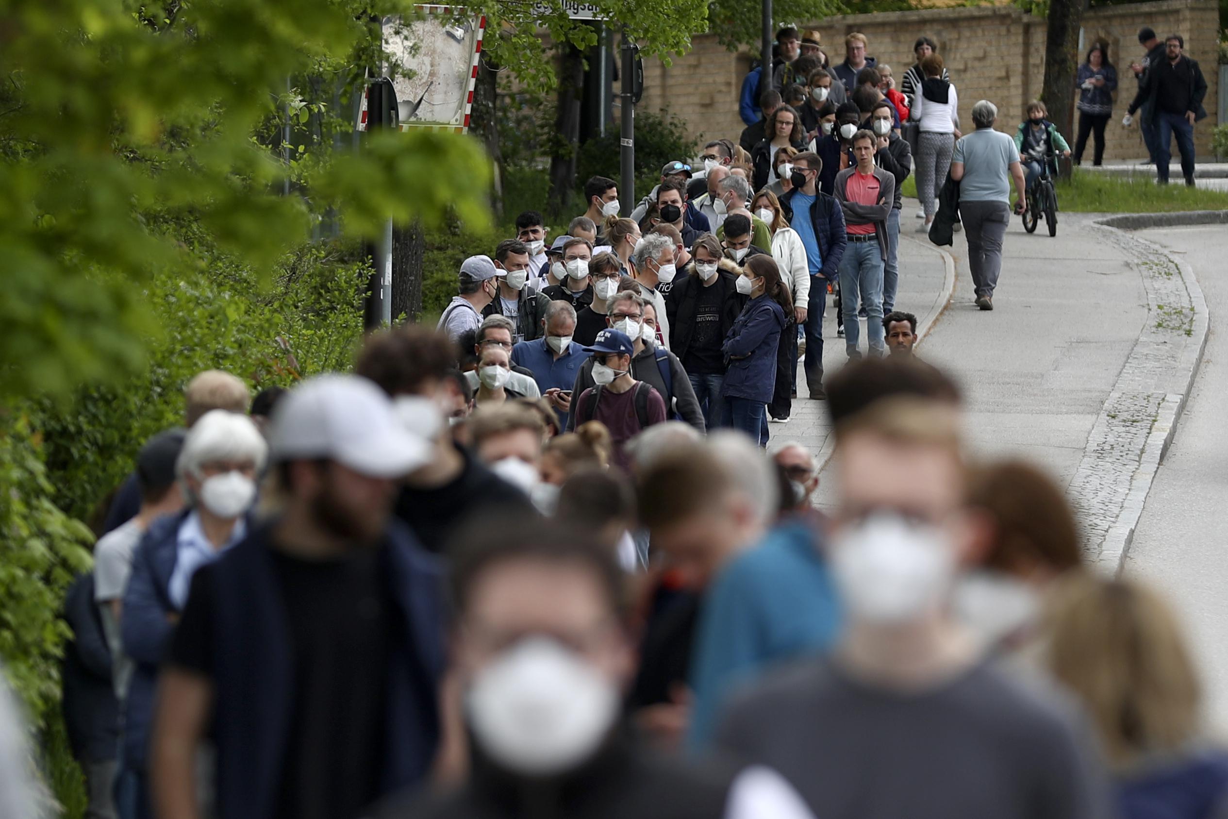 Deutschland besteht auf Impfstoffen;  Herbst warnt vor COVID-19-Aufschwung