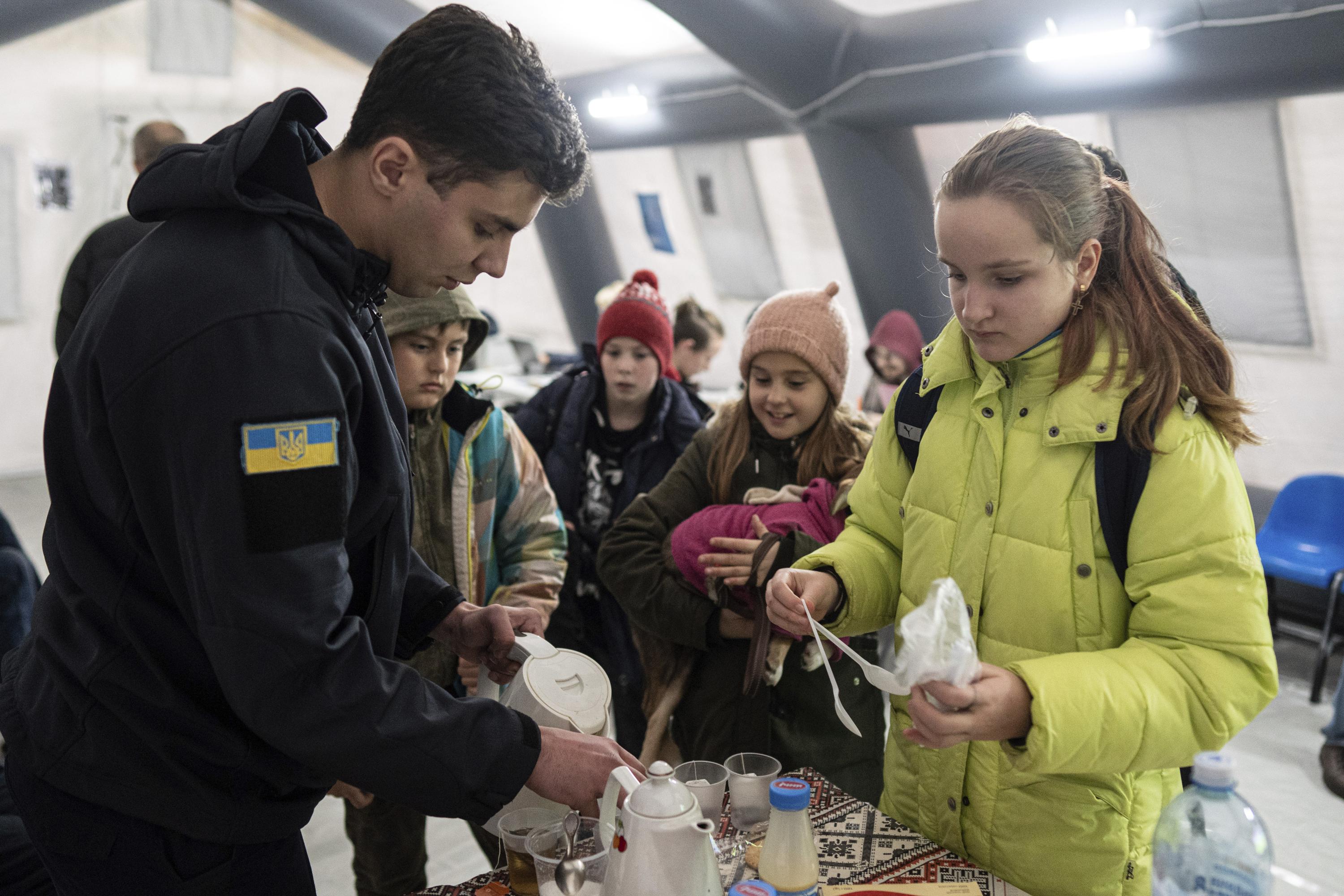 Uneasy calm grips Ukraine as West prepares winter aid