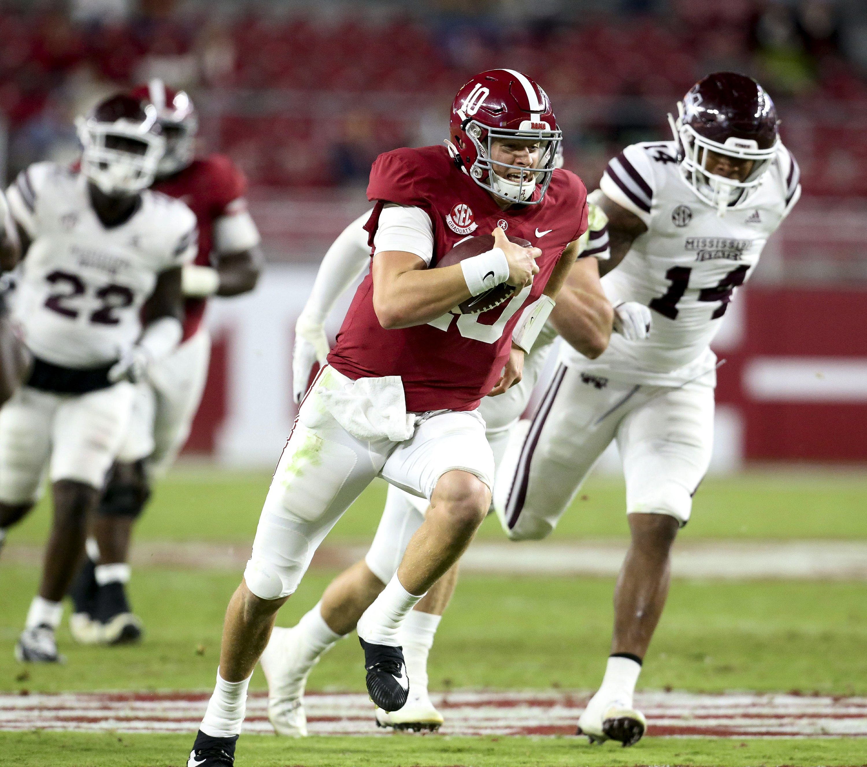 Smith, No. 2 Alabama pummel Mississippi State, 410 AP News