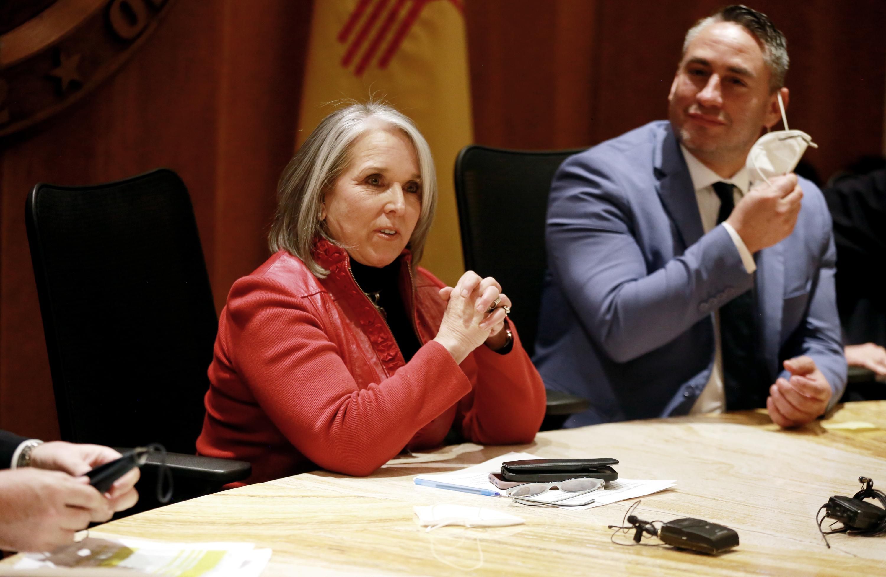 New Mexico bill allows testing to prevent fentanyl deaths | AP News