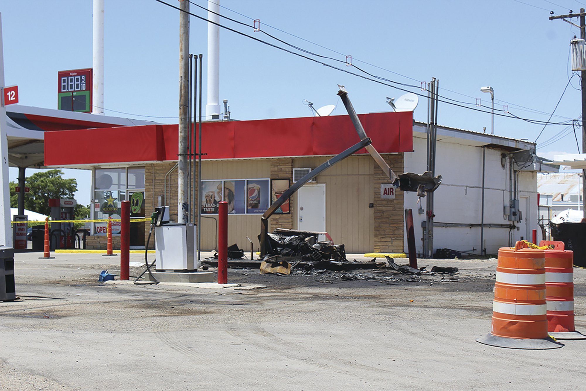 pursuit-ends-with-explosion-at-new-mexico-gas-station