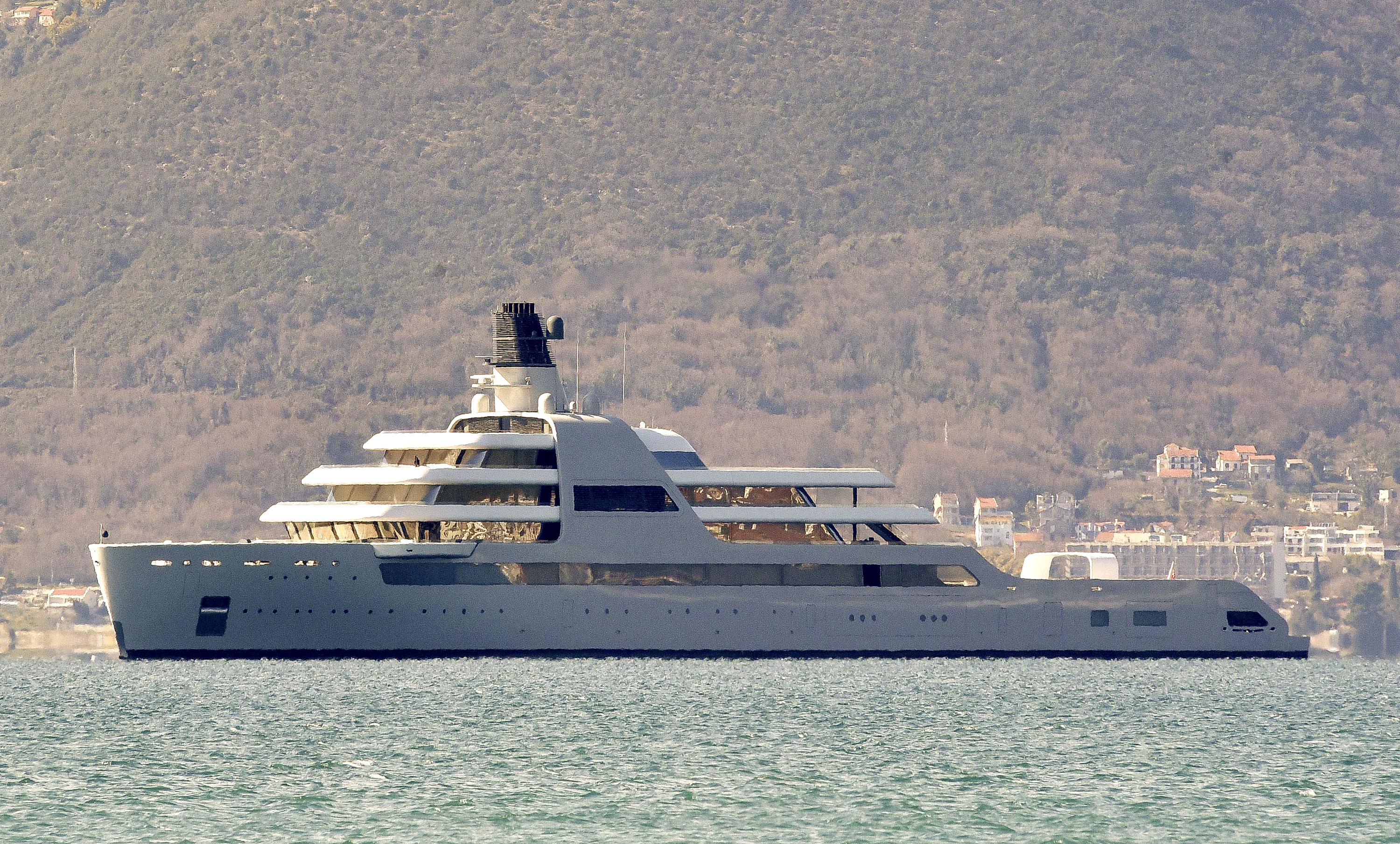 gravity yacht abramovich