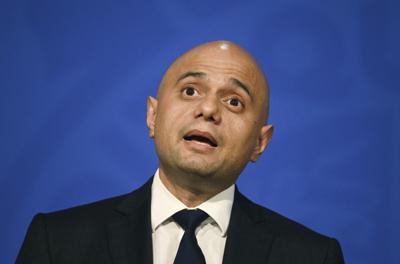 ARCHIVO- El secretario de Salud británico Sajid Javid habla durante una conferencia de prensa en Londres, el miércoles 20 de octubre de 2021. (Toby Melville/Pool Photo via AP, Archivo)