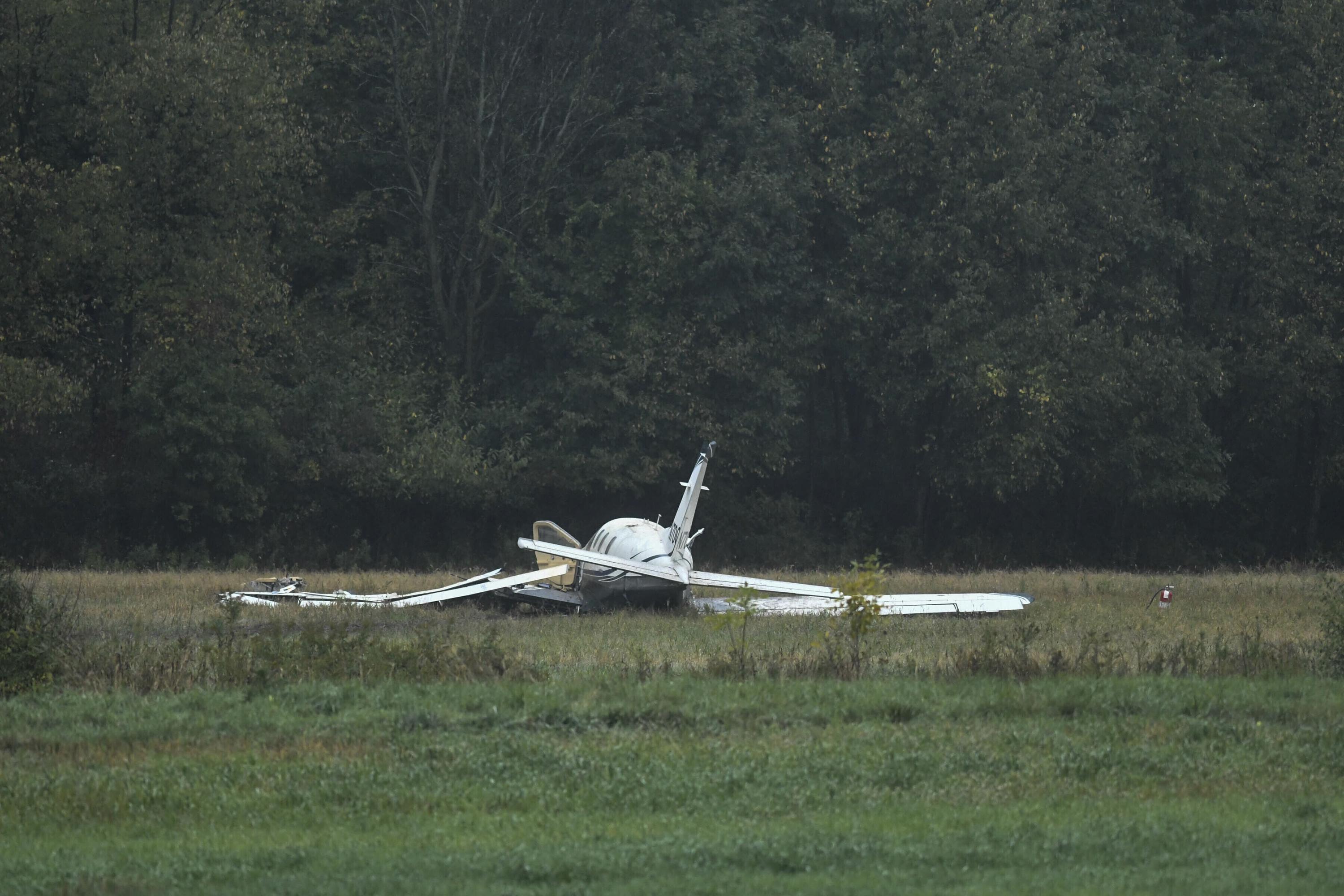 Pilot error overloading caused Michigan crash that killed 5 AP News