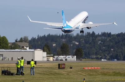 La versión más reciente del 737 MAX, el MAX 10, despega el viernes 18 de junio de 2021 del aeropuerto en Renton, Washington, en su vuelo inaugural. (Ellen M. Banner/The Seattle Times vía AP, Pool)