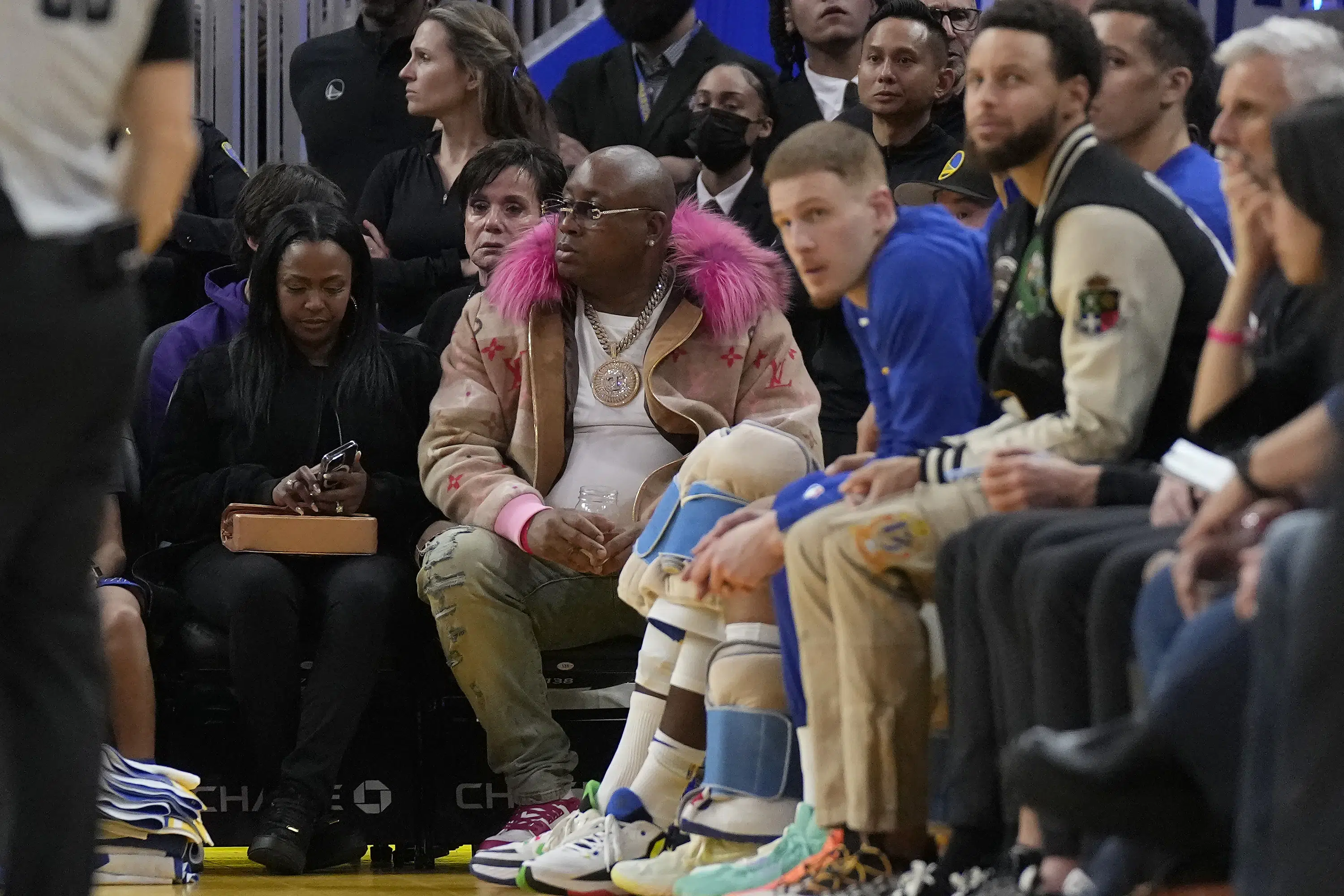 Kings, rapper E40 cite 'misunderstanding' for ejection AP News