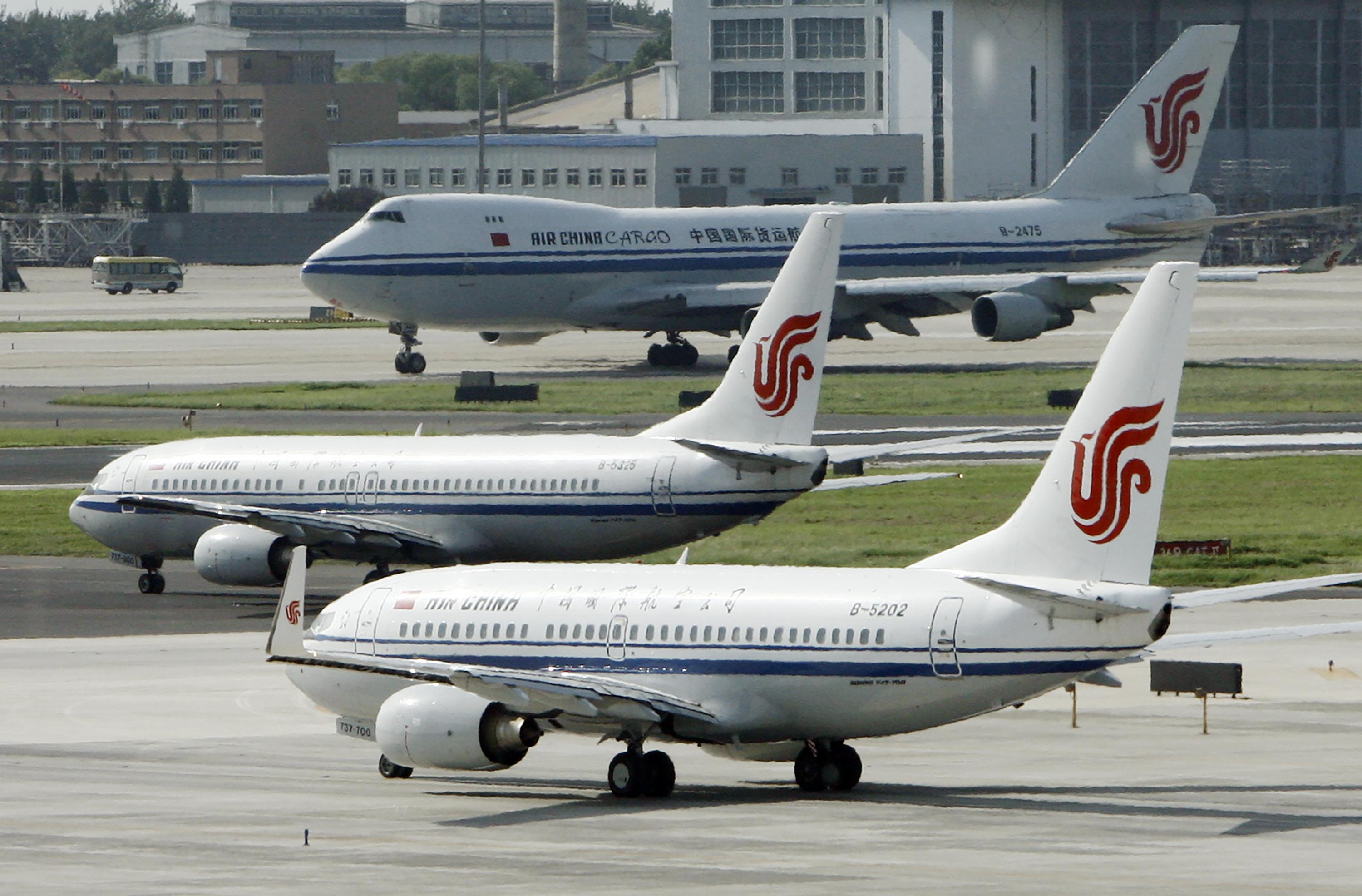 US suspends Chinese airline flights in COVID-19 dispute US suspends Chinese airline flights in COVID-19 dispute
