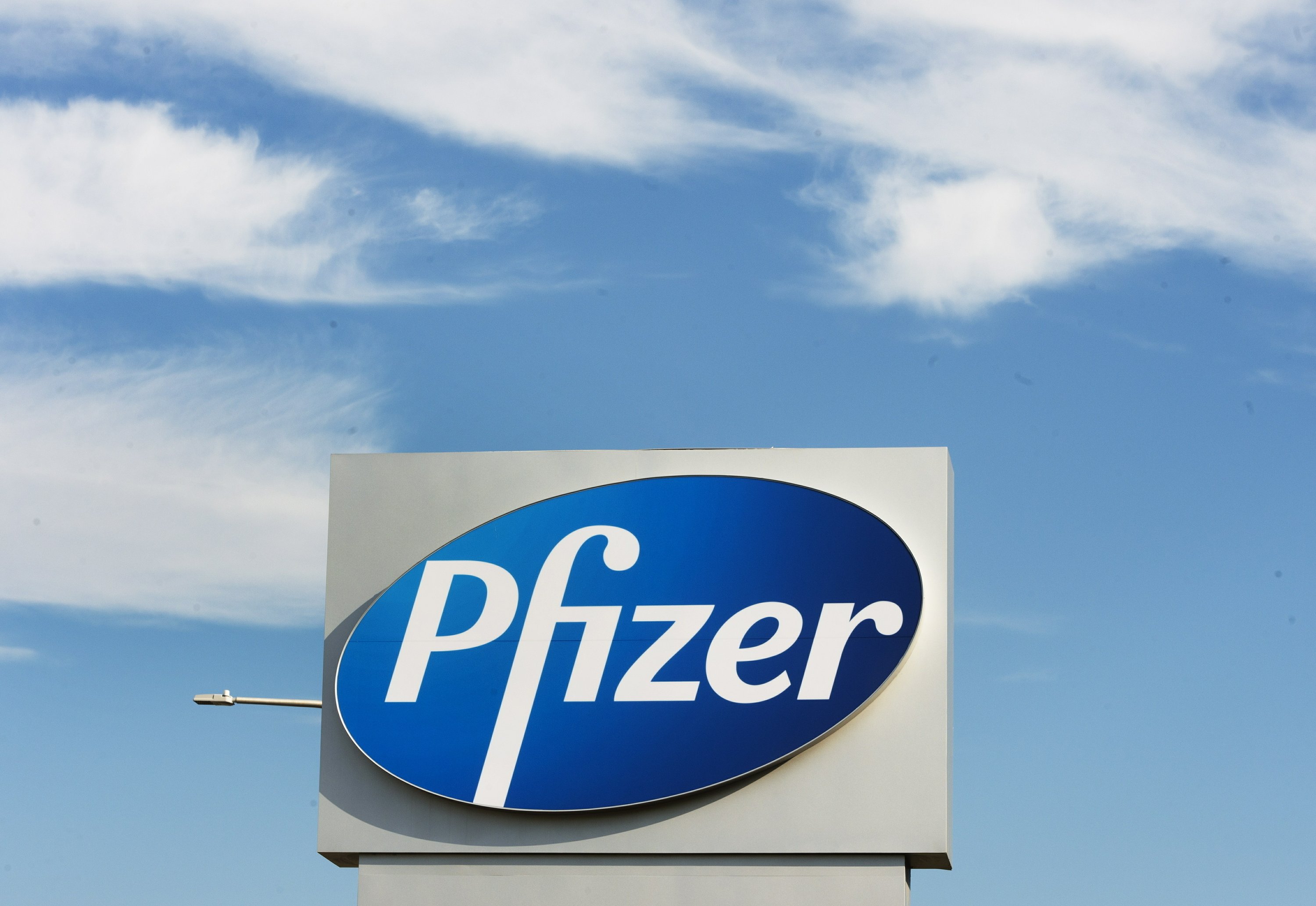Britain OKs Pfizer vaccine and will begin shots within days