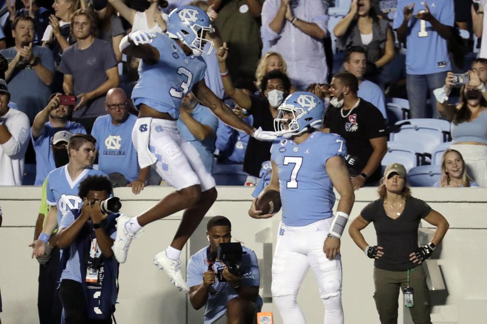 Sam Howell figures in 5 TDs, No. 24 Tar Heels rout Georgia State