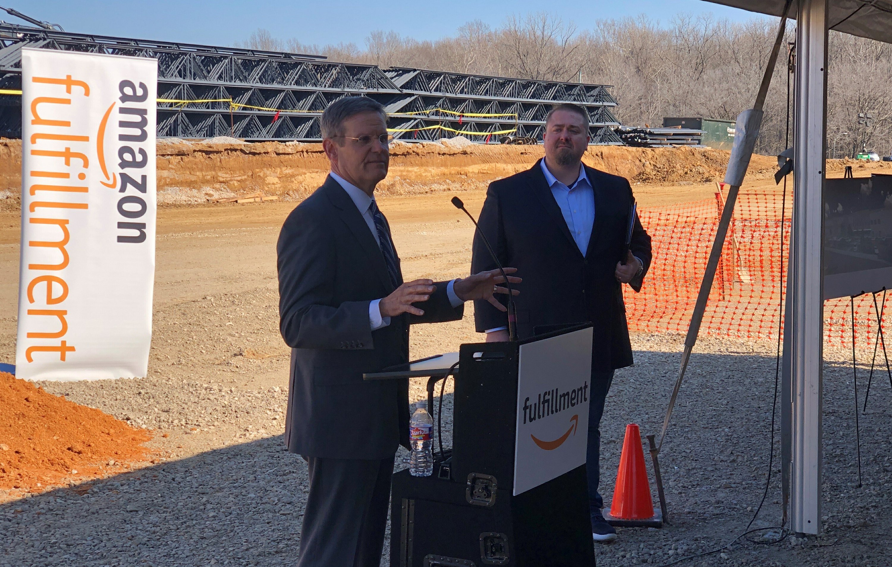 Officials Amazon Center In Tennessee To Create 1 000 Jobs