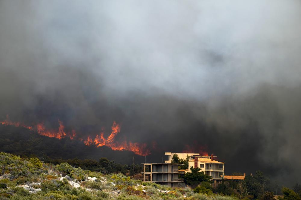 Los griegos evacuan mientras los cielos se vuelven rojos ✈️ Foro Grecia y Balcanes