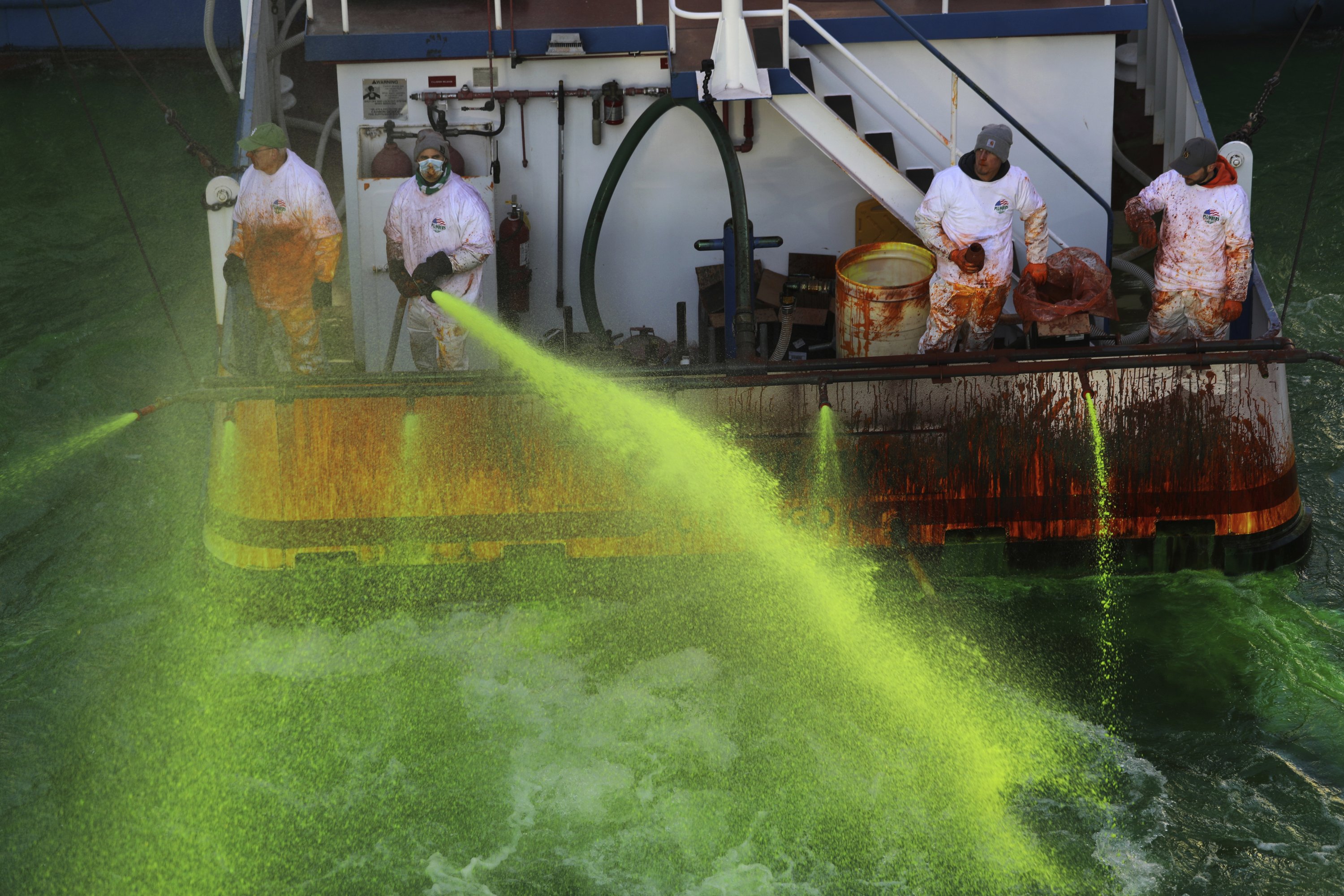 Chicago River dyed green in surprise move by city mayor