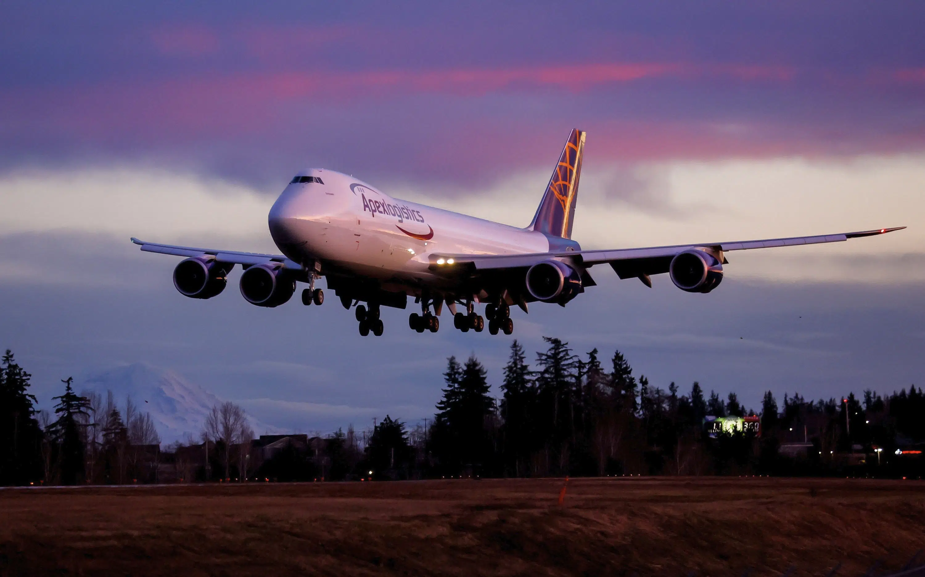 بوينغ تقول وداعا لأيقونة ، وتسلم آخر طائرة 747 جامبو