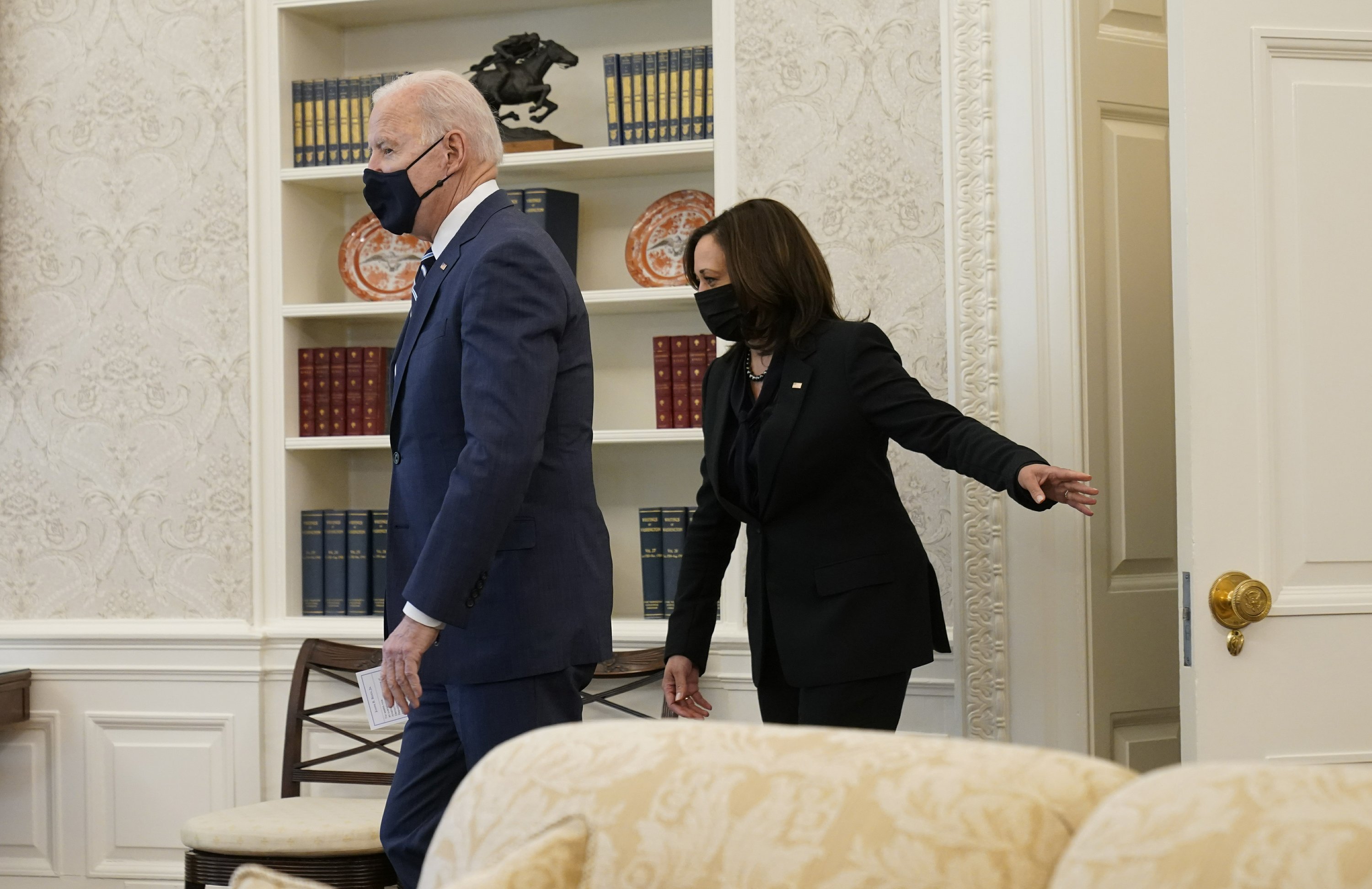 Biden signs a $ 1.9T waiver bill before speaking to the nation