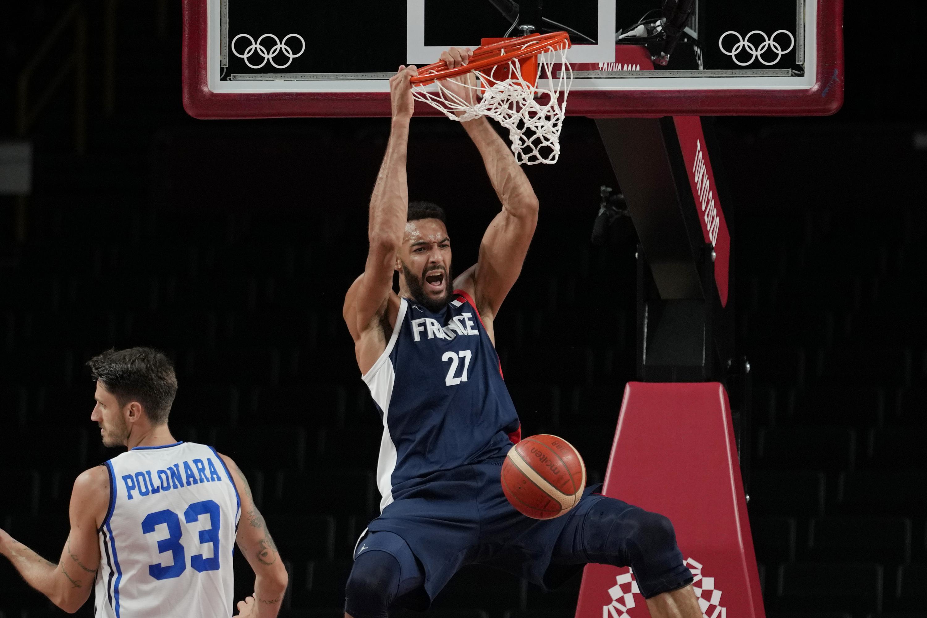 La Francia guida l’Italia 84-75 alla semifinale di basket maschile