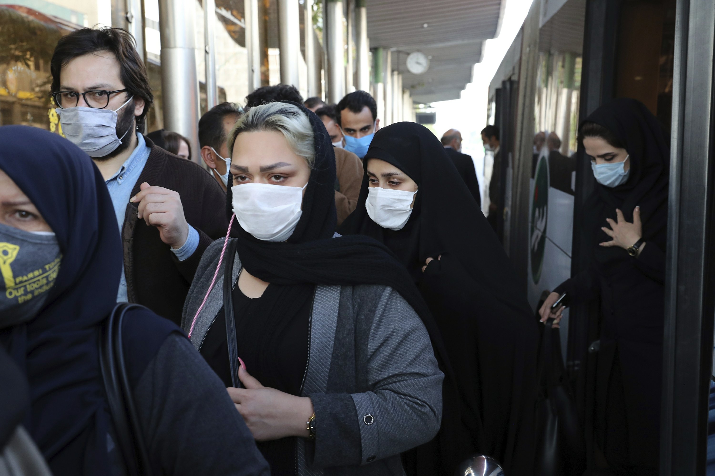 iran-shatters-its-singleday-record-for-virus-deaths-cases