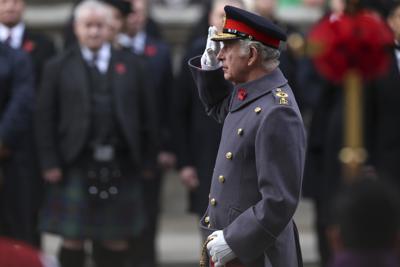 El rey Carlos III de Gran Bretaña asiste a la ceremonia del Domingo del Recuerdo en el Cenotafio de Whitehall en Londres, el domingo 13 de noviembre de 2022. (Isabel Infantes/Pool vía AP)
