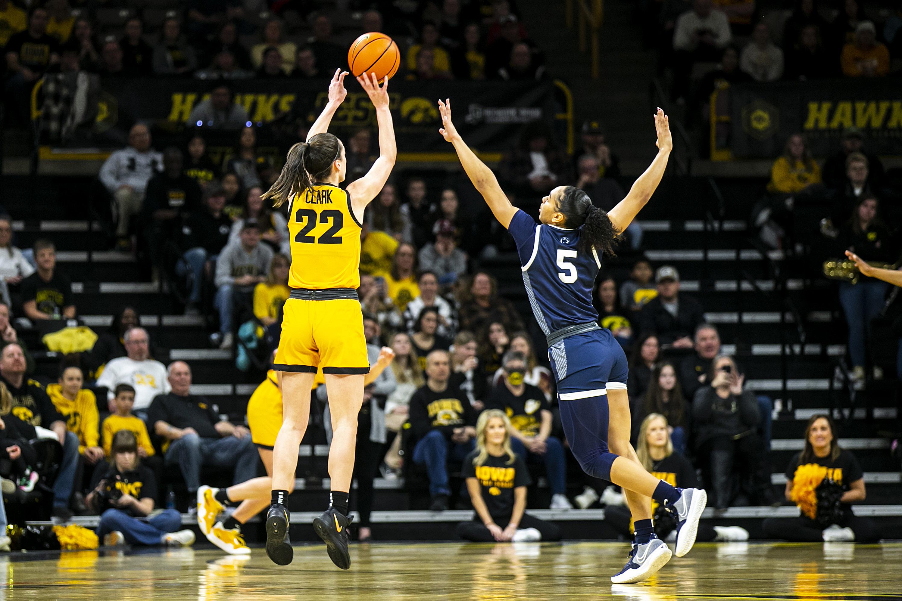 Clark, Czinano, No. 12 Iowa women light up Penn State 10867 AP News