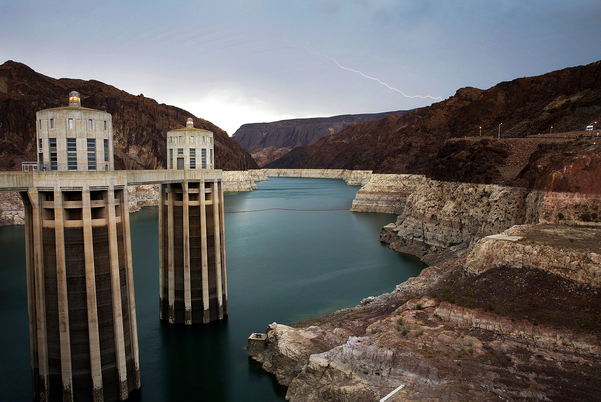 US West is preparing for a possible first report of water shortage