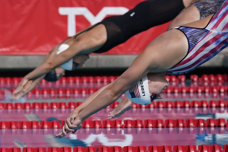 Ledecky Dominates 1 500 Freestyle At California Meet