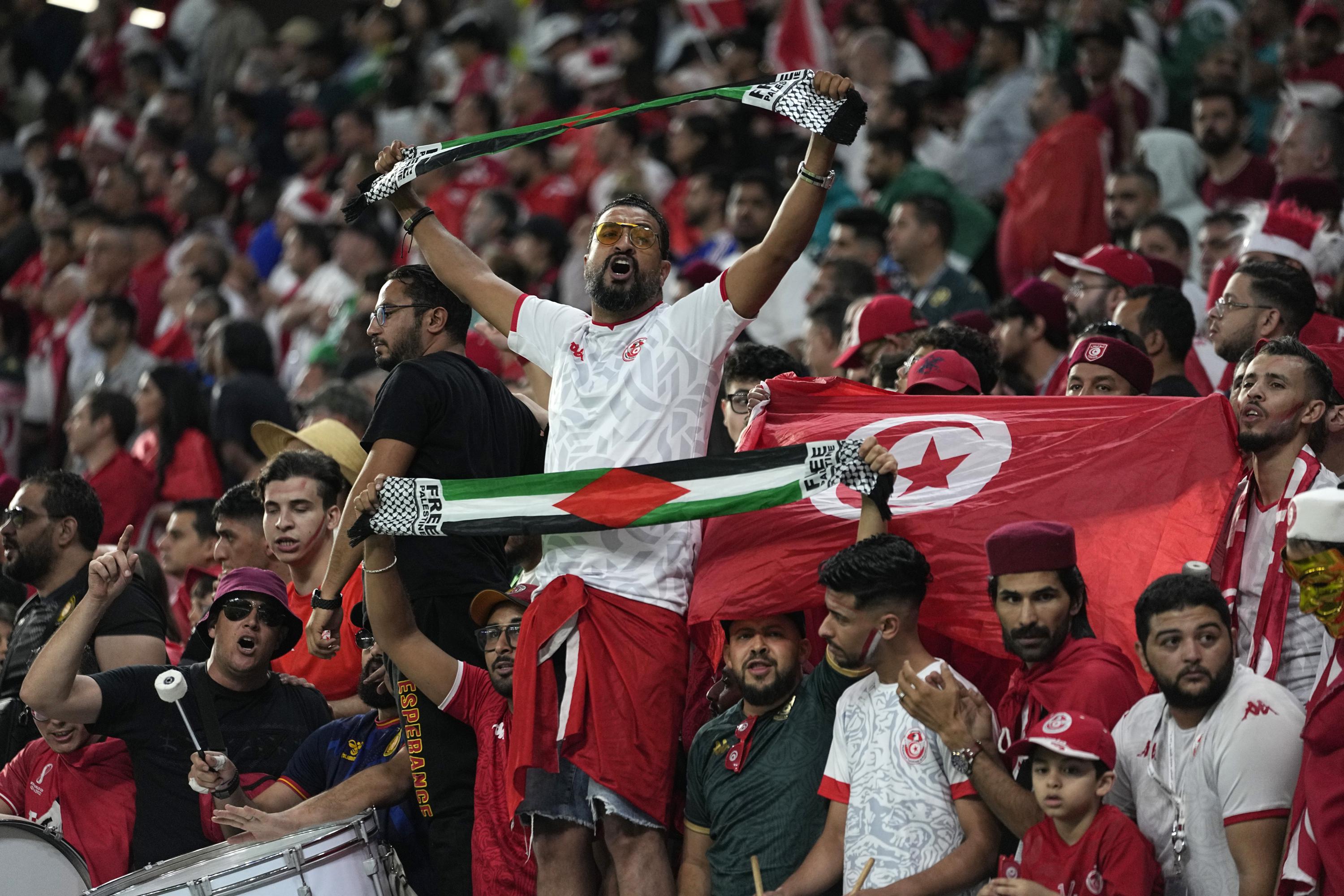 دعم المشجعين العرب أمر حاسم لتونس ضد أستراليا في كأس العالم