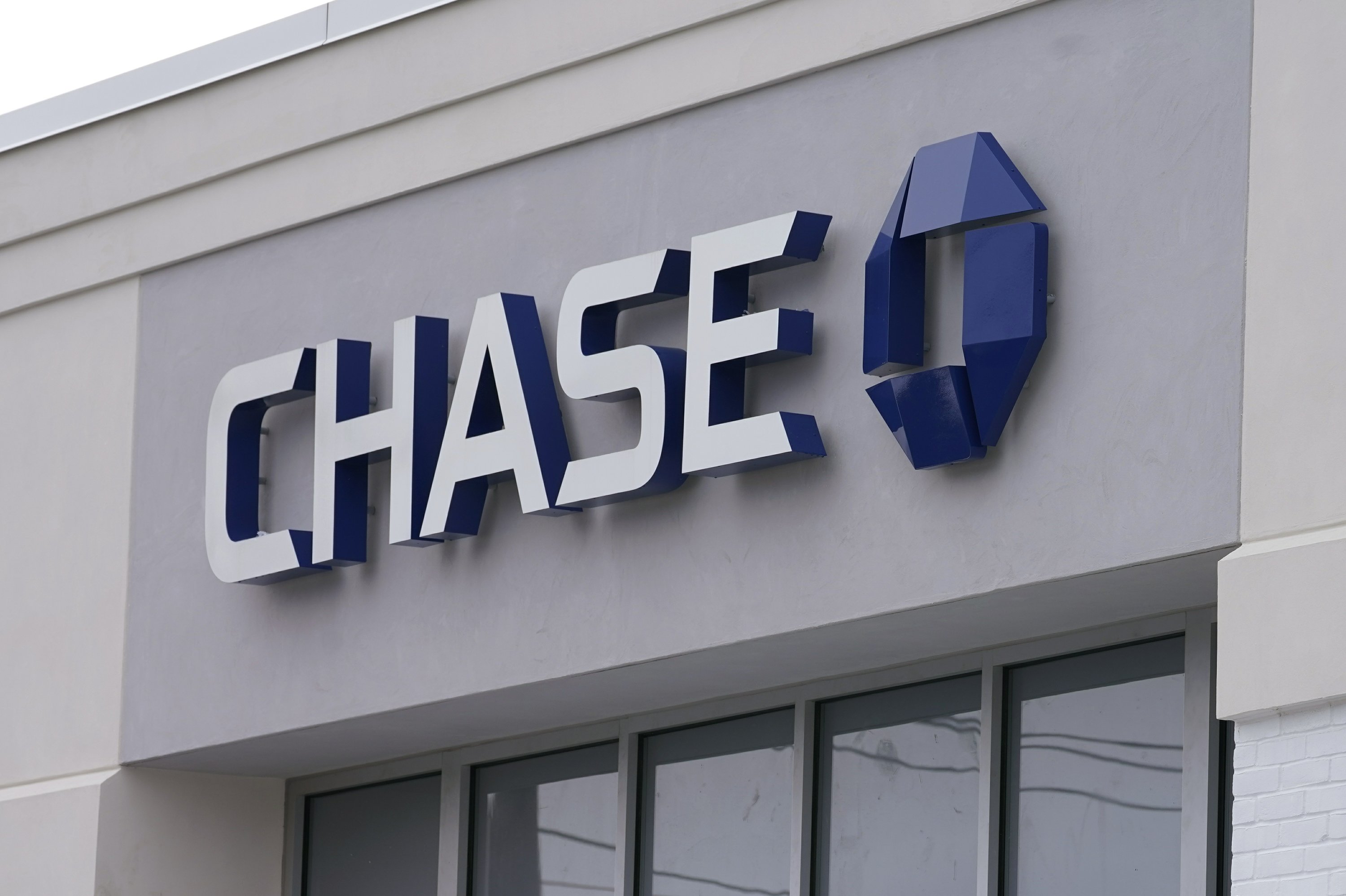 JPMorgan 1Q profit up sharply, helped by improving economy JPMorgan 1Q profit up sharply, helped by improving economy